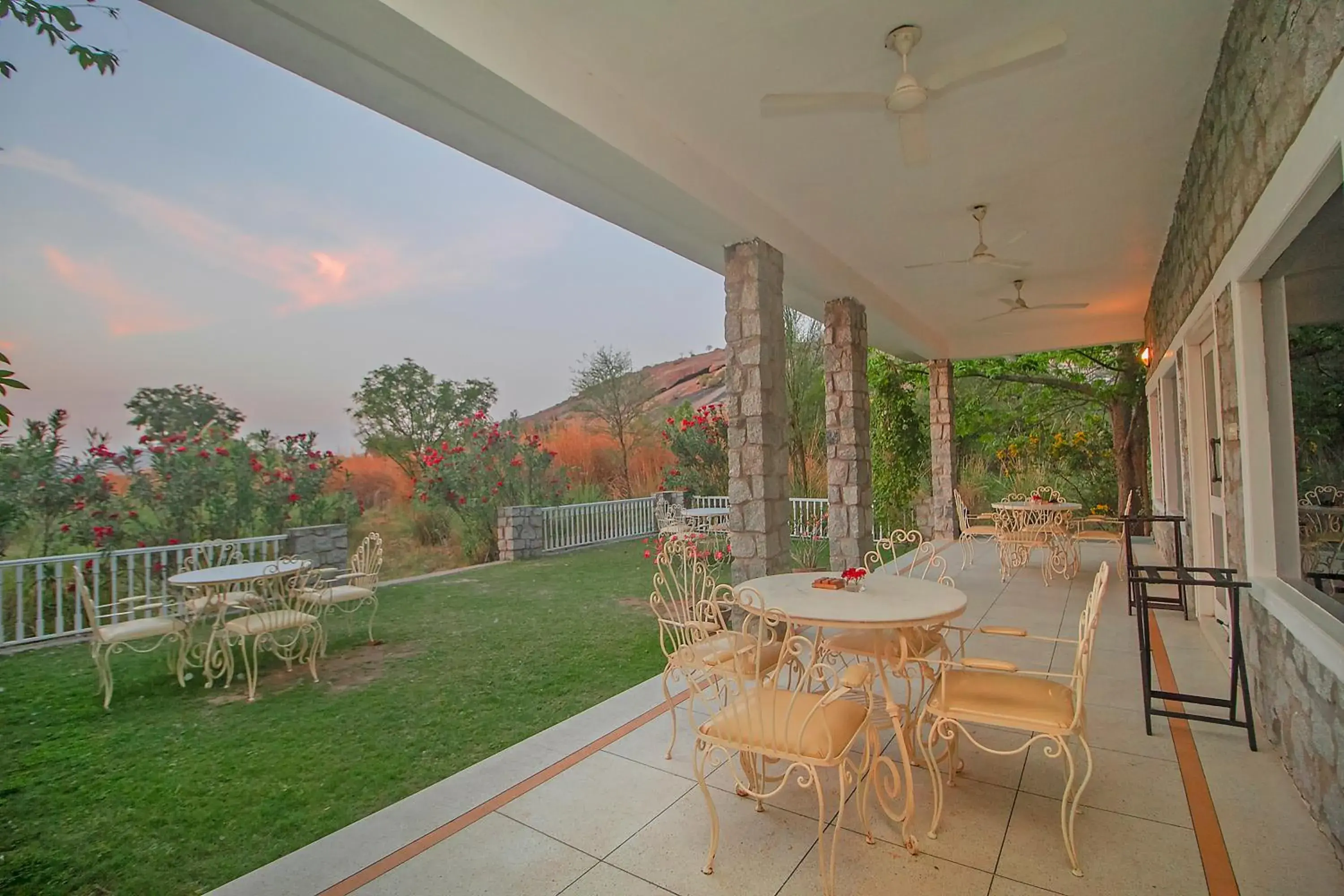 Restaurant/places to eat in Amritara Jawai Resort Restaurant/places to eat in Amritara Jawai Resort