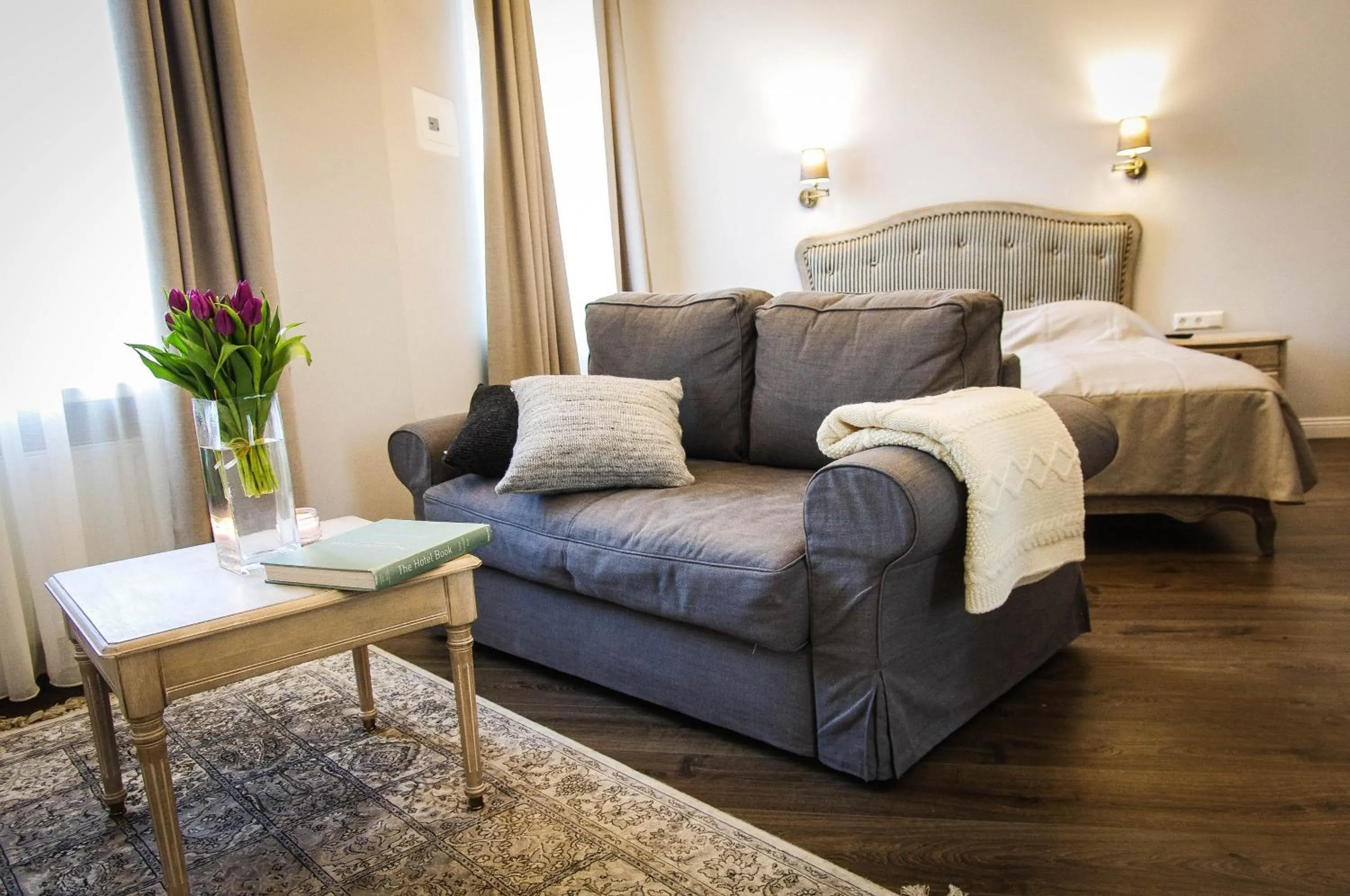 Living room, Bed in Guest House Senasis Pastas
