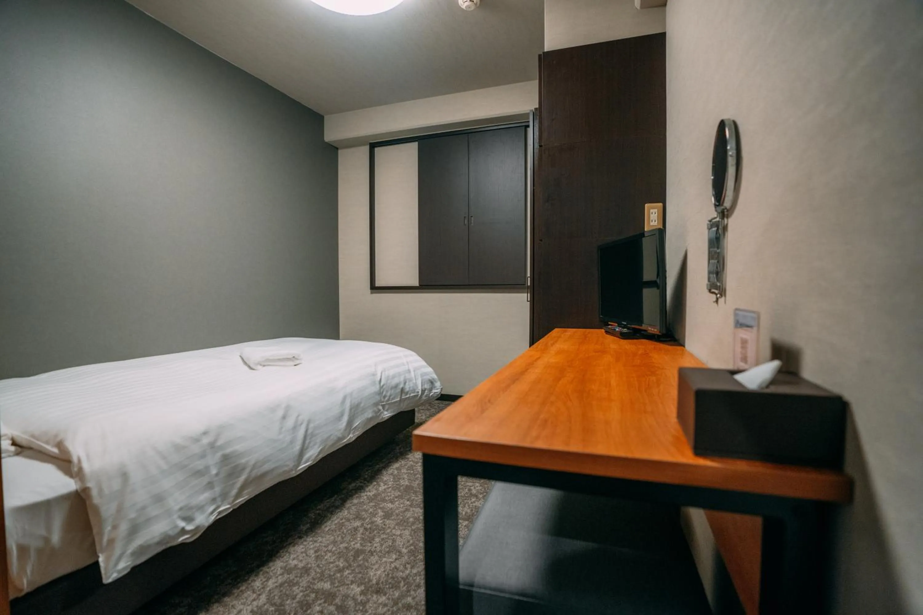 Bed in 3s HOTEL ATSUGI