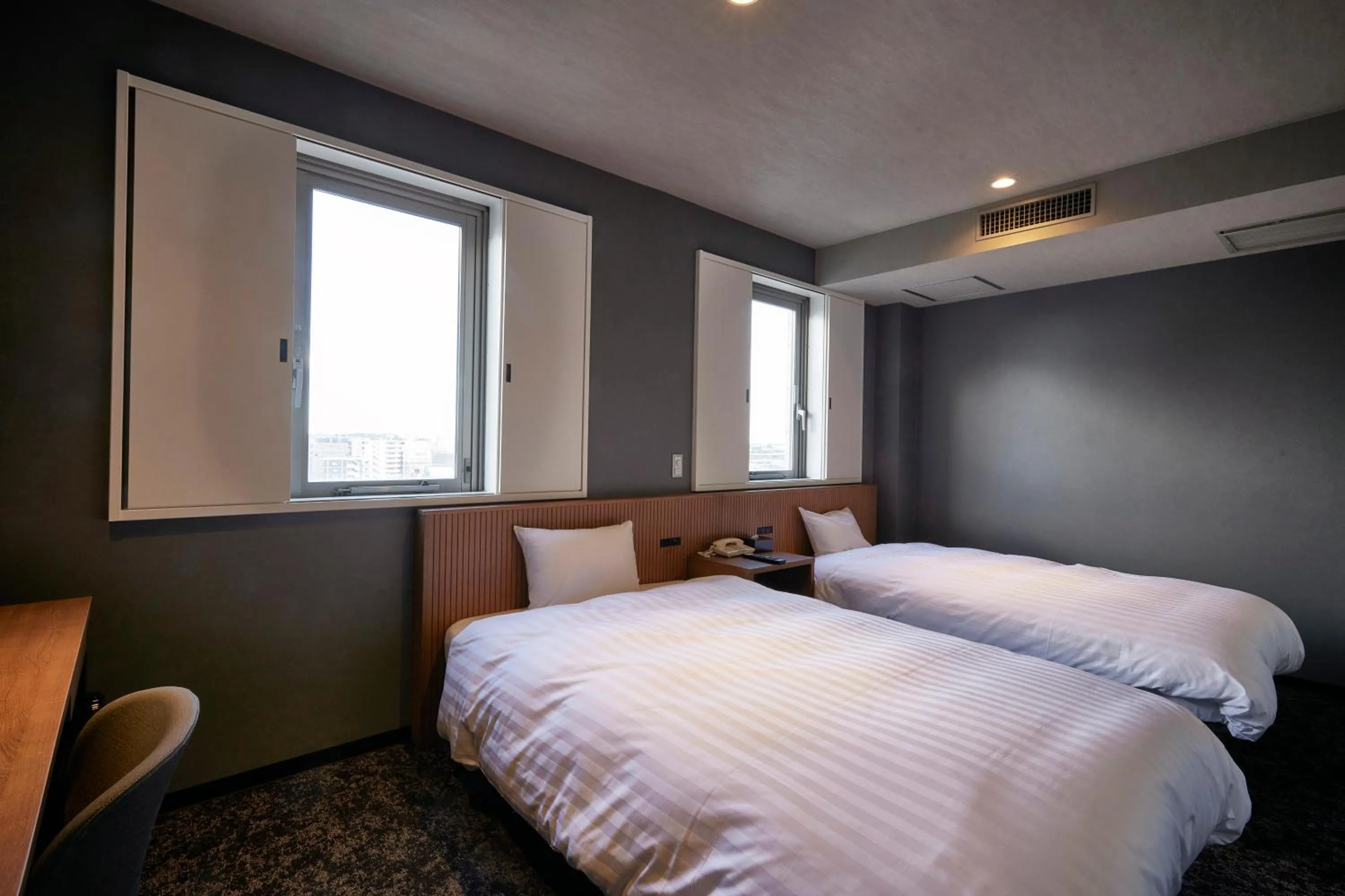 Bed in 3s HOTEL ATSUGI