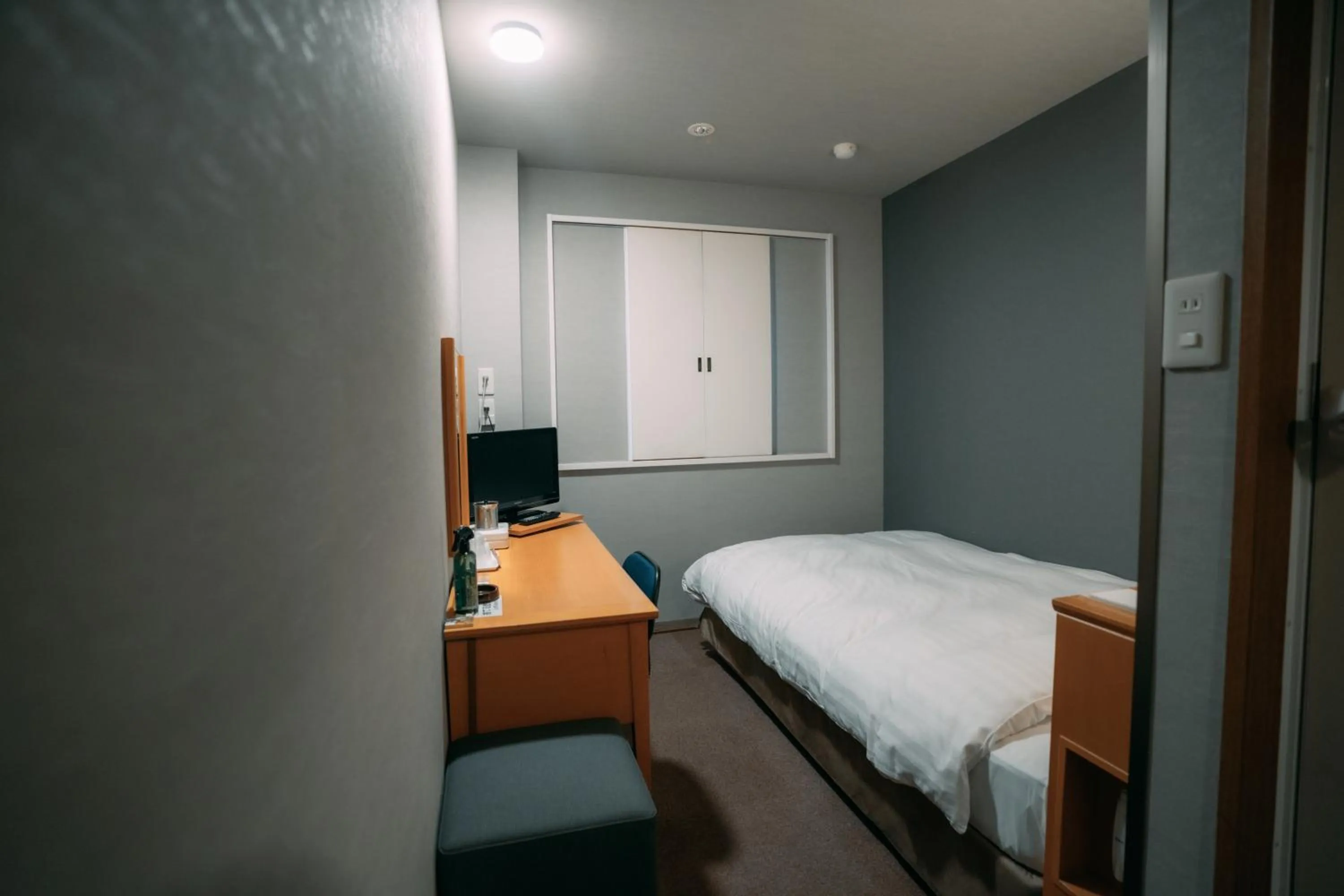 Bed in 3s HOTEL ATSUGI