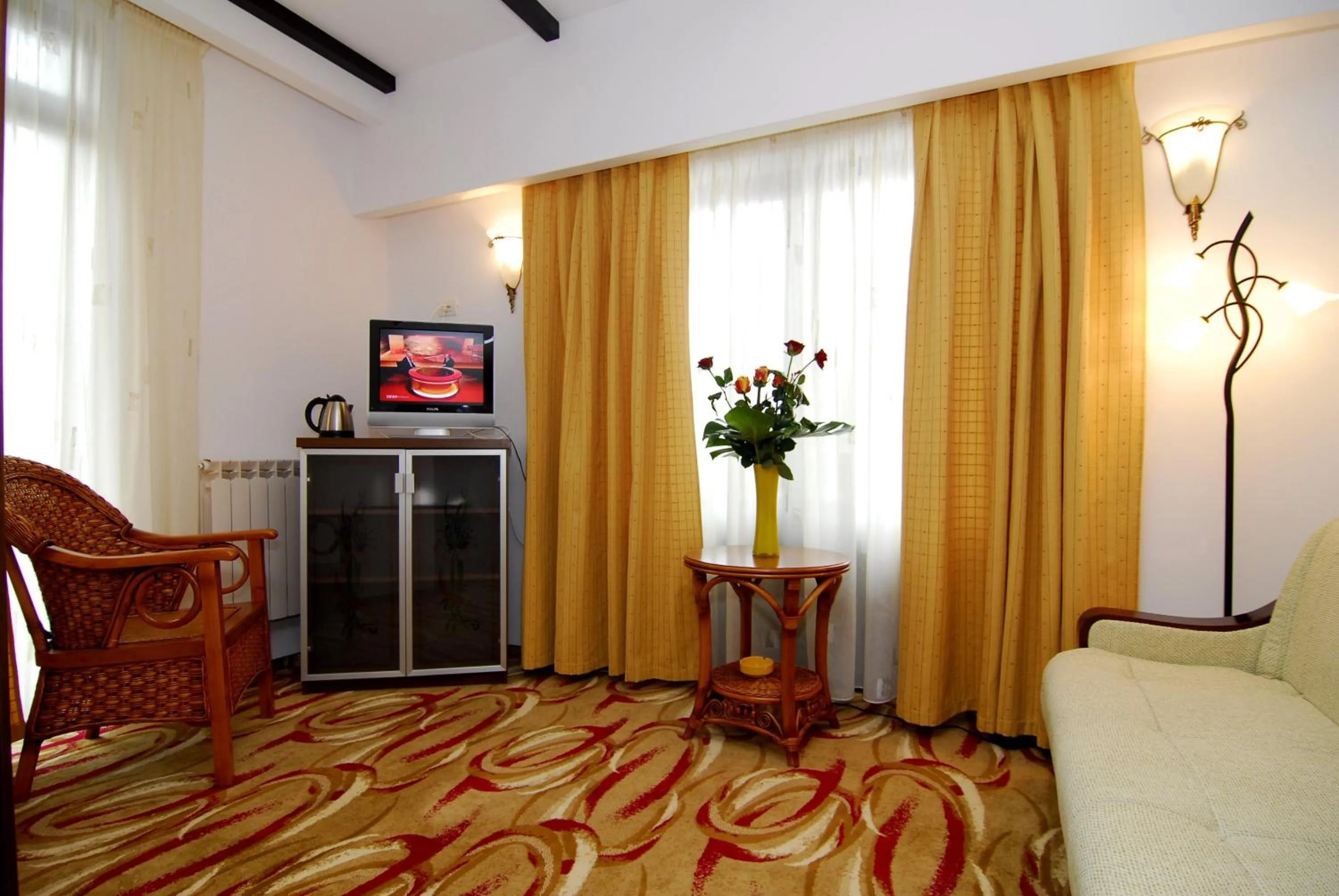 TV and multimedia in Casa Iris-Hotel & Restaurant