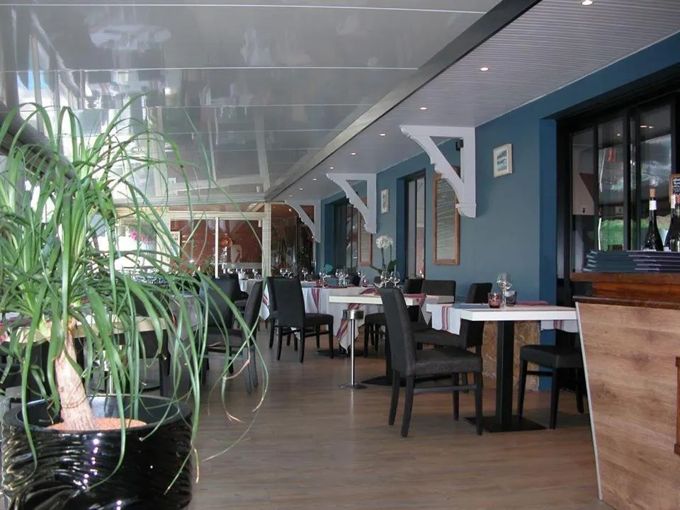Restaurant/places to eat in Logis Hôtel Le Relais des Plages