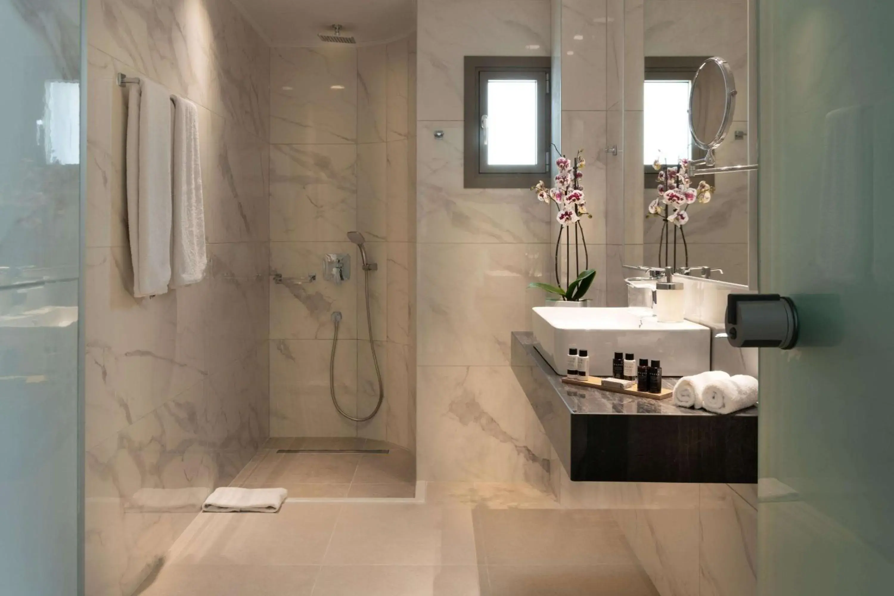 Bathroom in High Beach White - Adults Only Bathroom in High Beach White - Adults Only