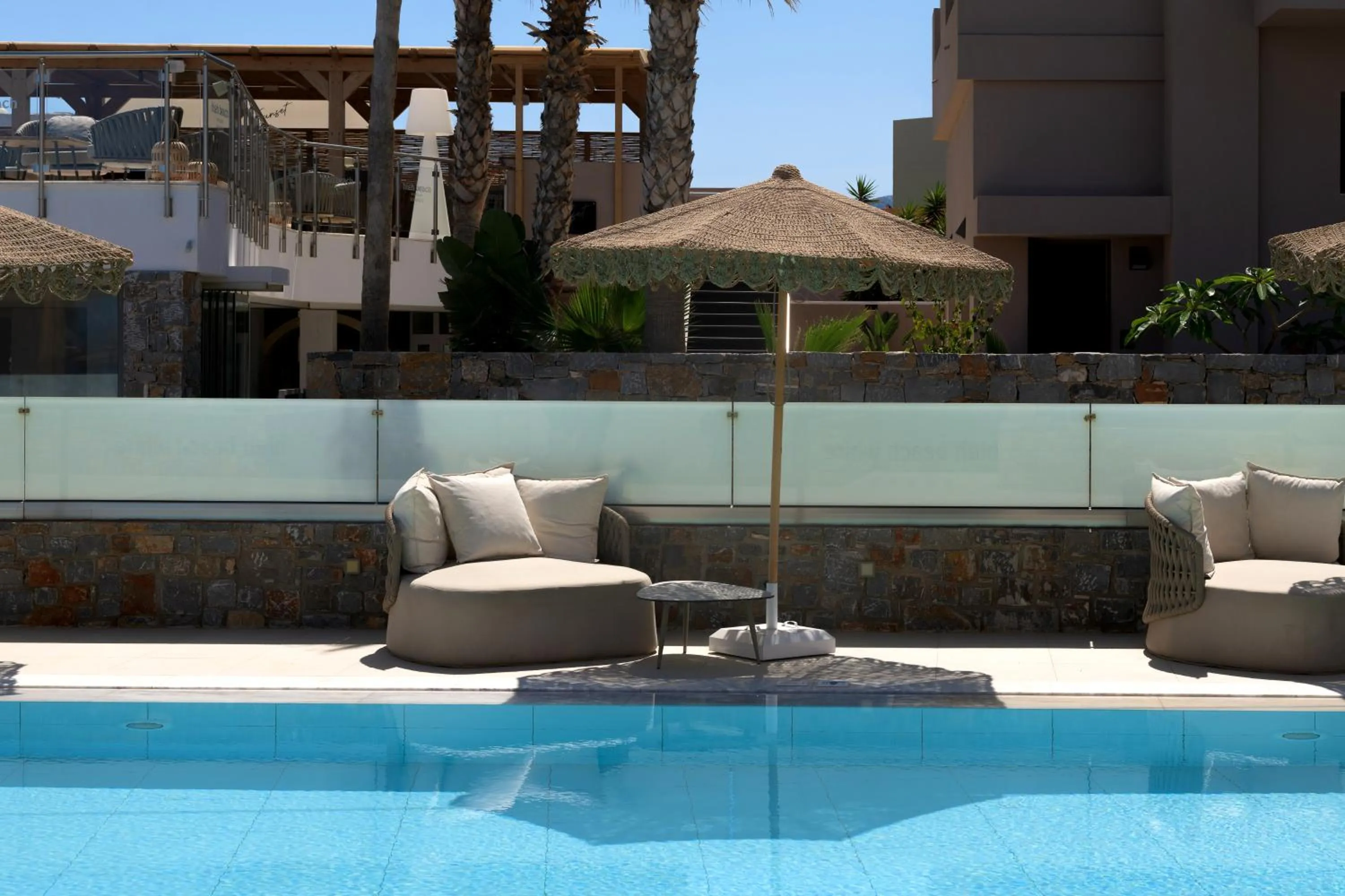 Swimming pool in High Beach White - Adults Only