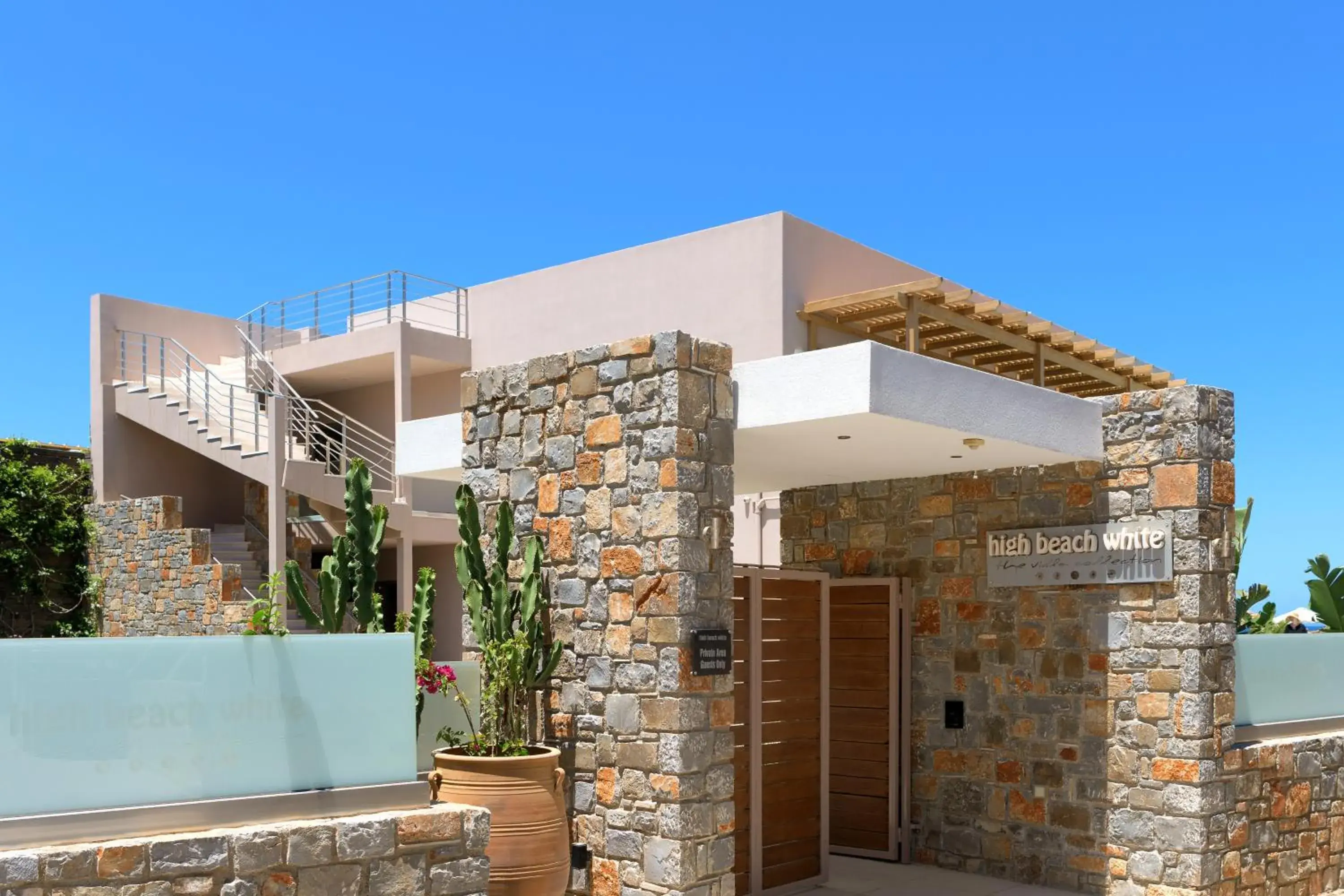 Property building in High Beach White - Adults Only Property building in High Beach White - Adults Only