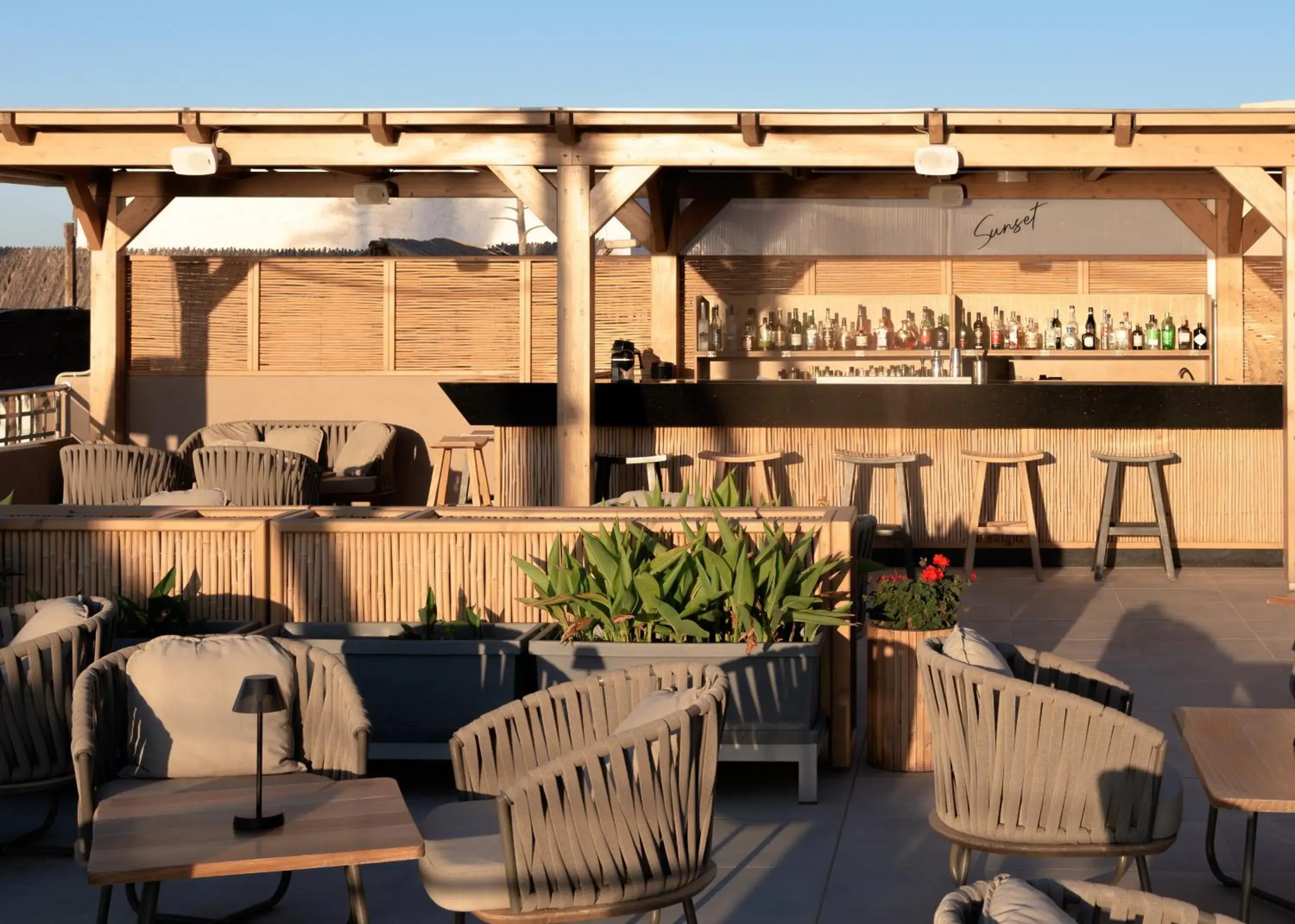 Lounge or bar in High Beach White - Adults Only Lounge or bar in High Beach White - Adults Only