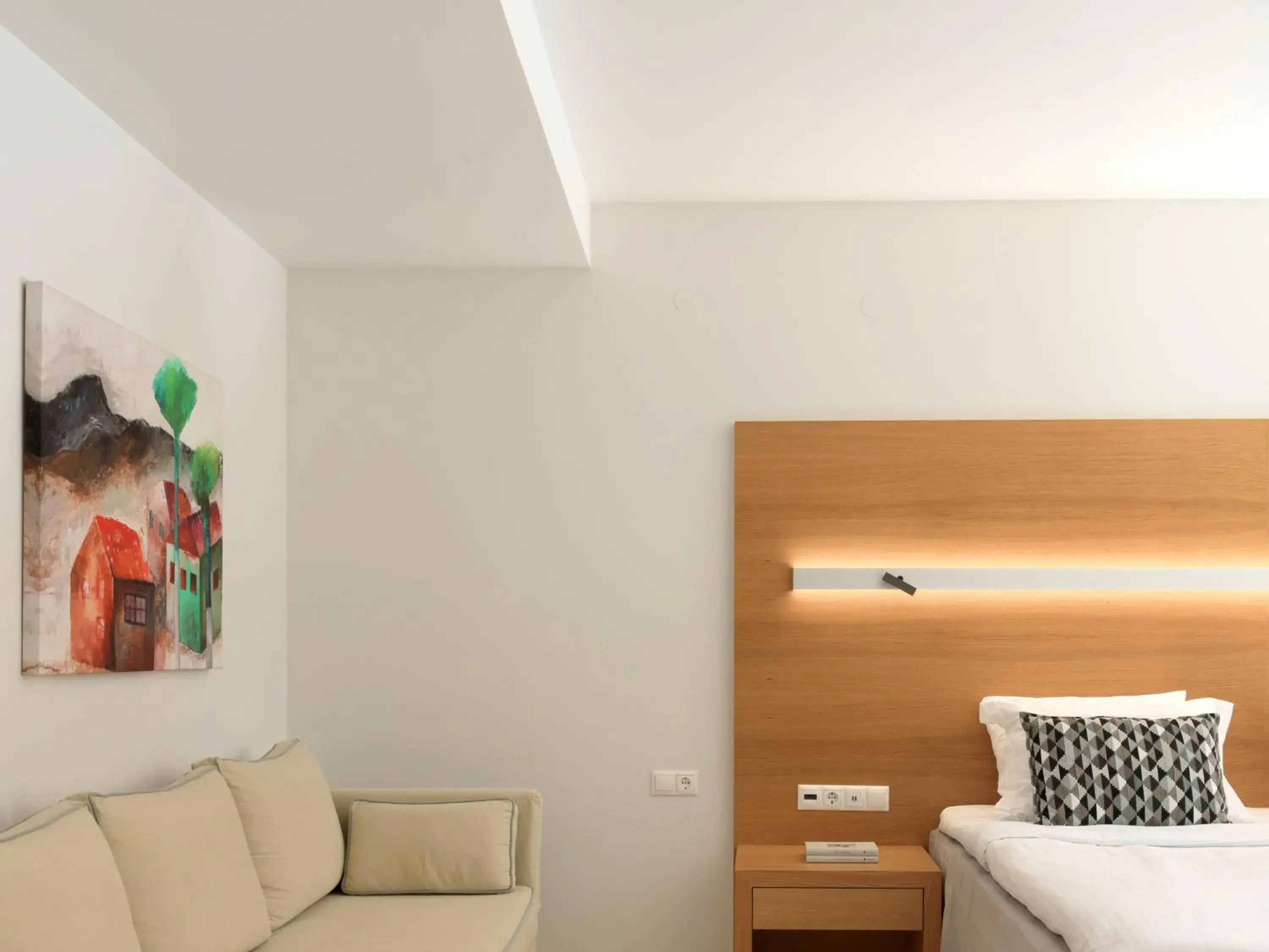 Bed in High Beach White - Adults Only Bed in High Beach White - Adults Only