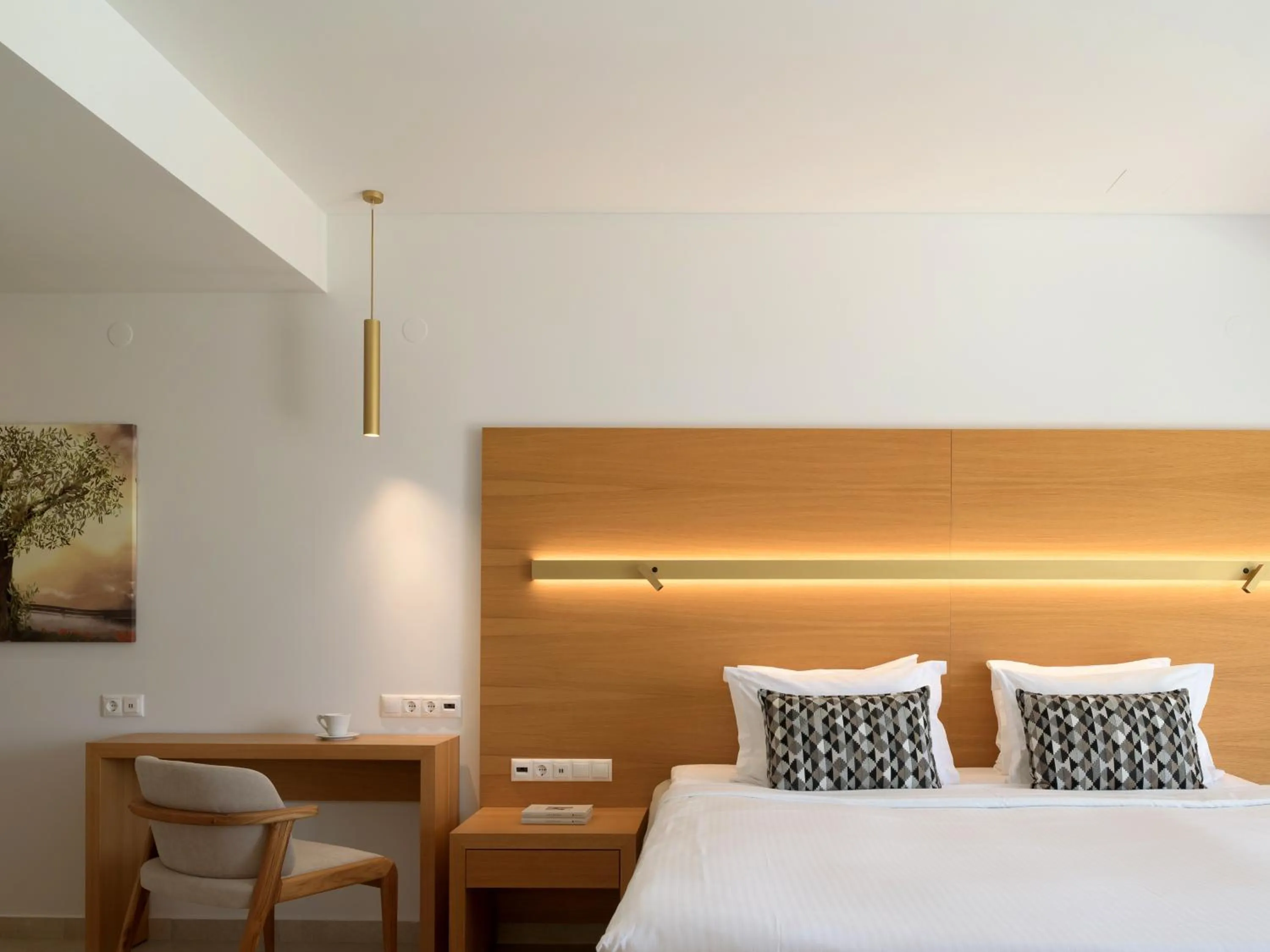 Bed in High Beach White - Adults Only