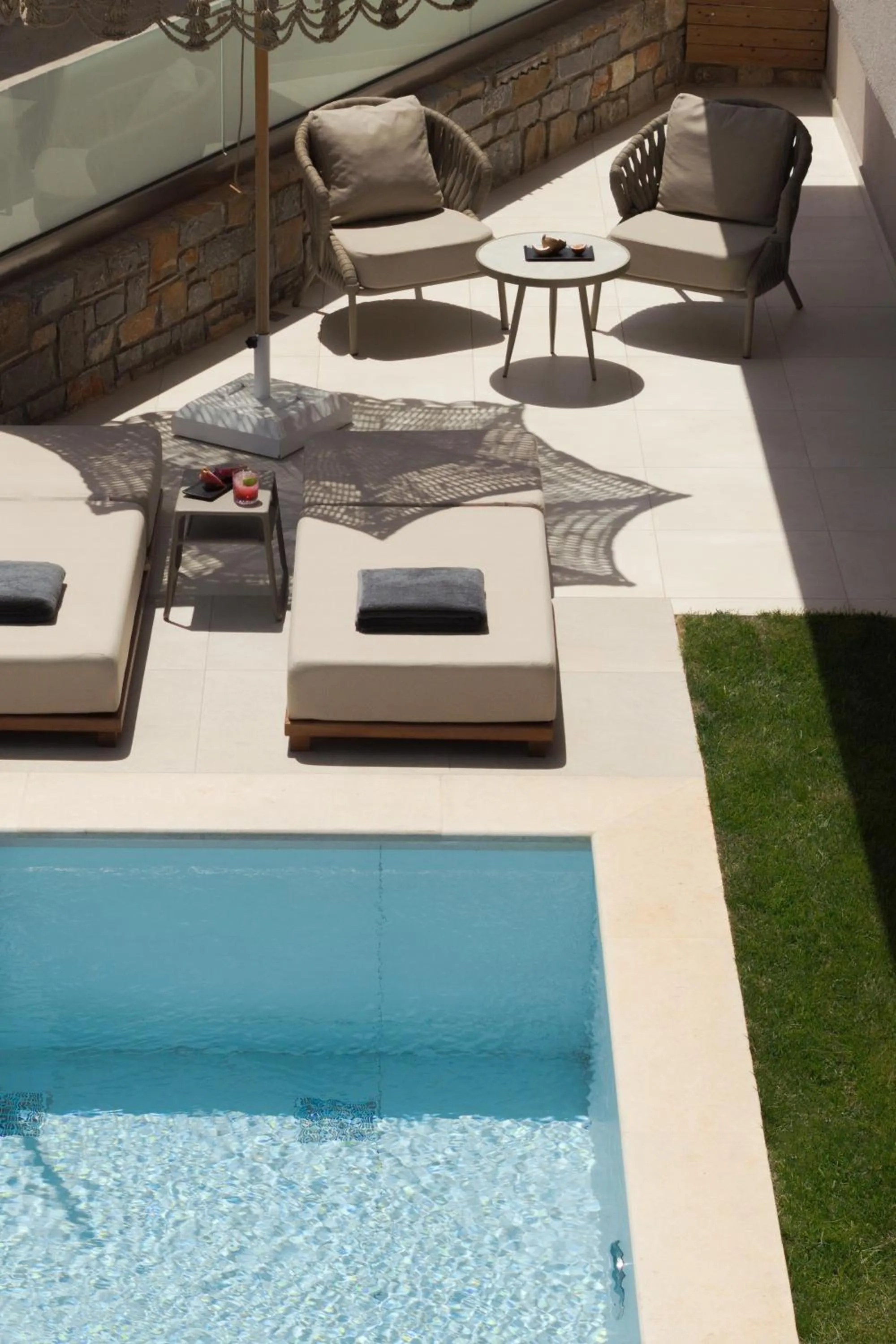 Swimming pool in High Beach White - Adults Only