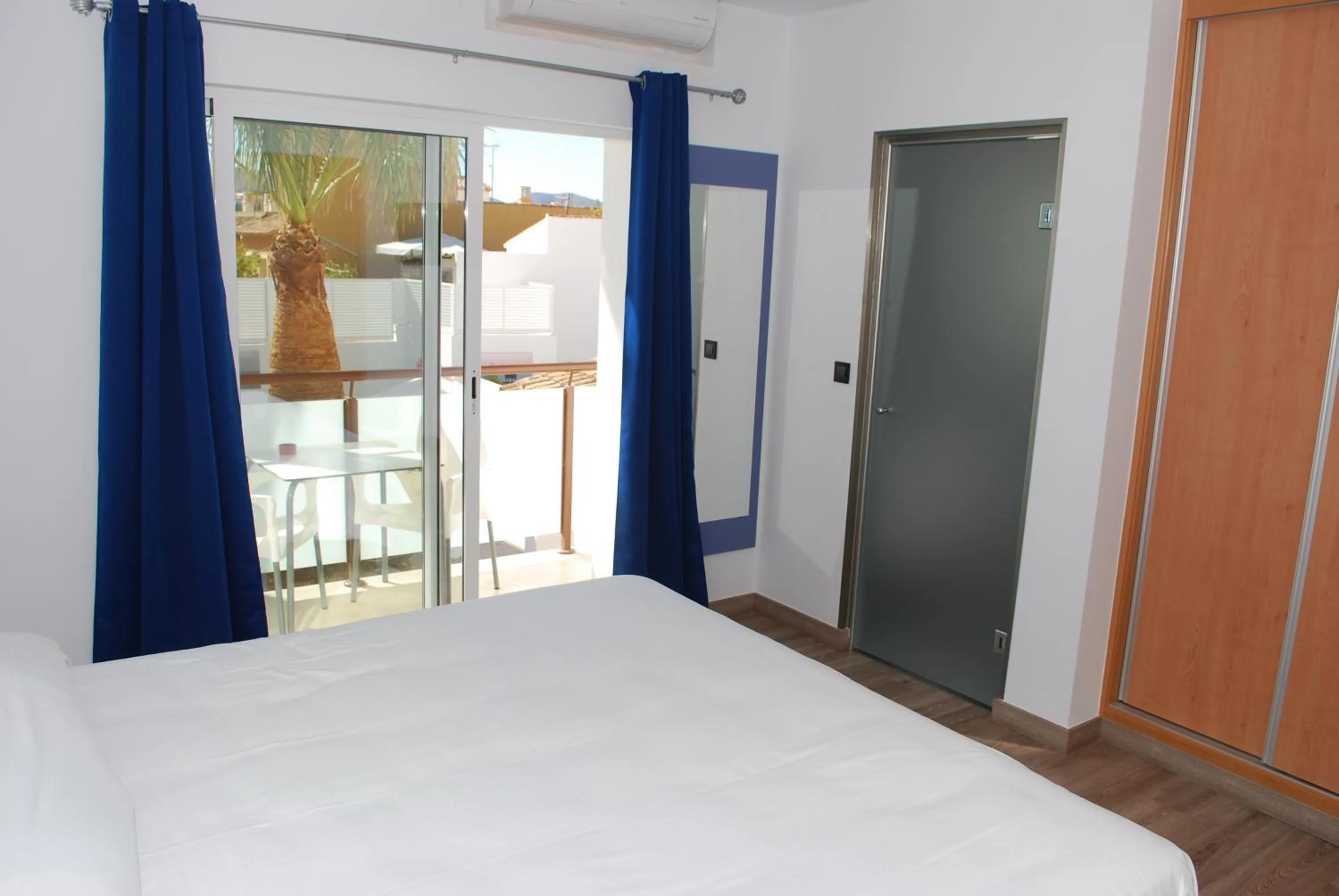 Shower, Bed in Hotel Moli Boutique