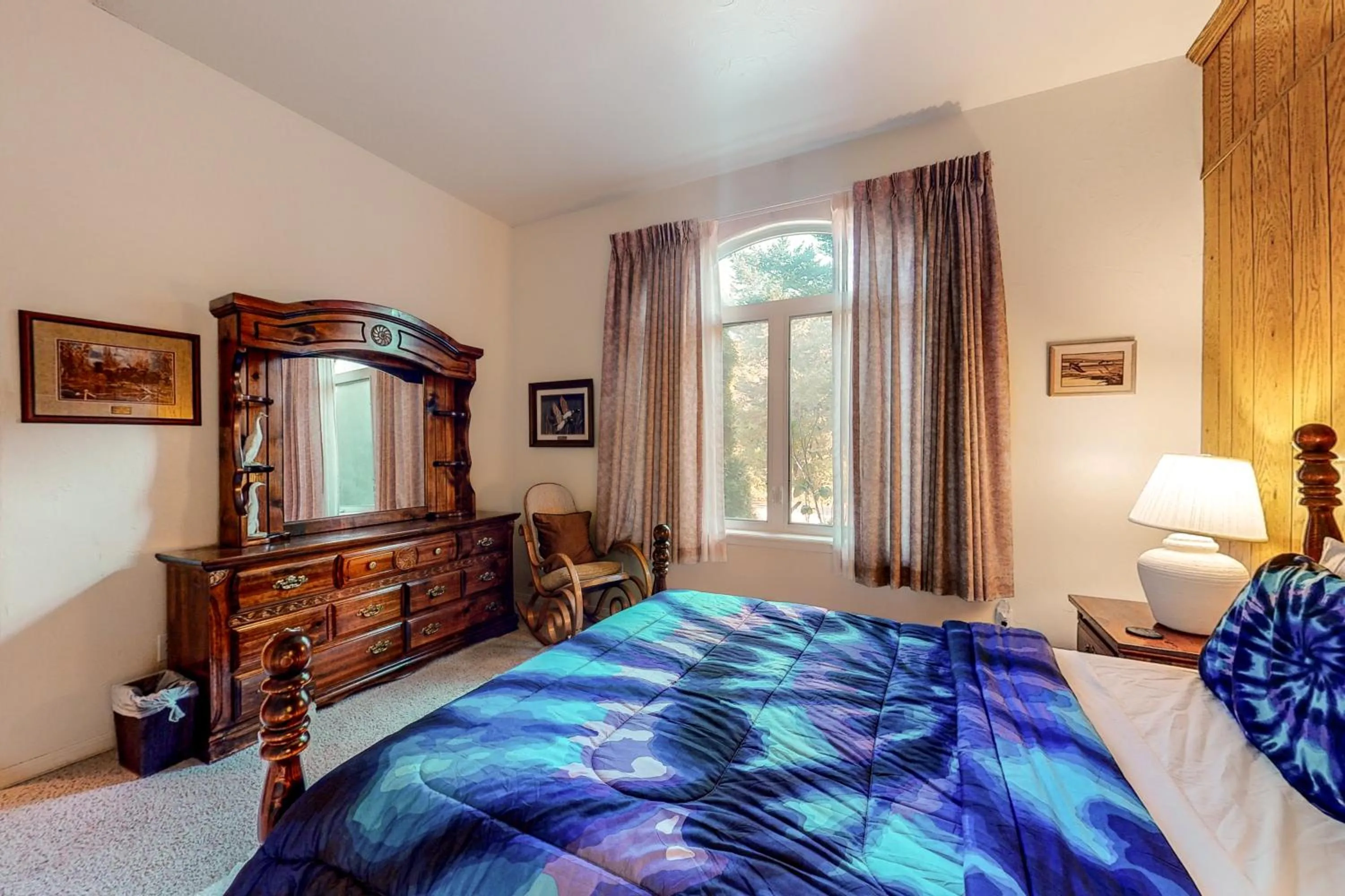 Bed in Riverfront Estate