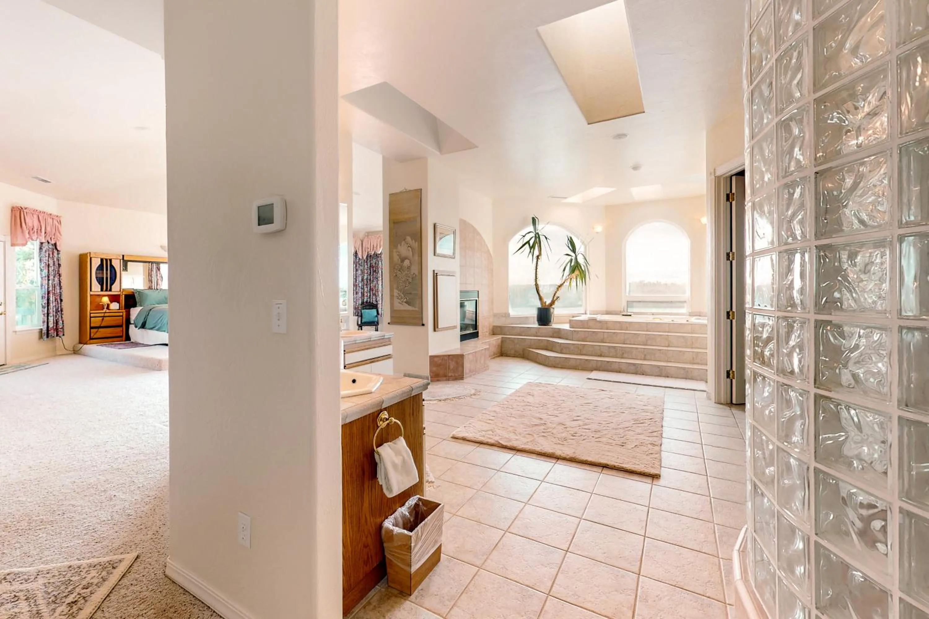 Bed in Riverfront Estate