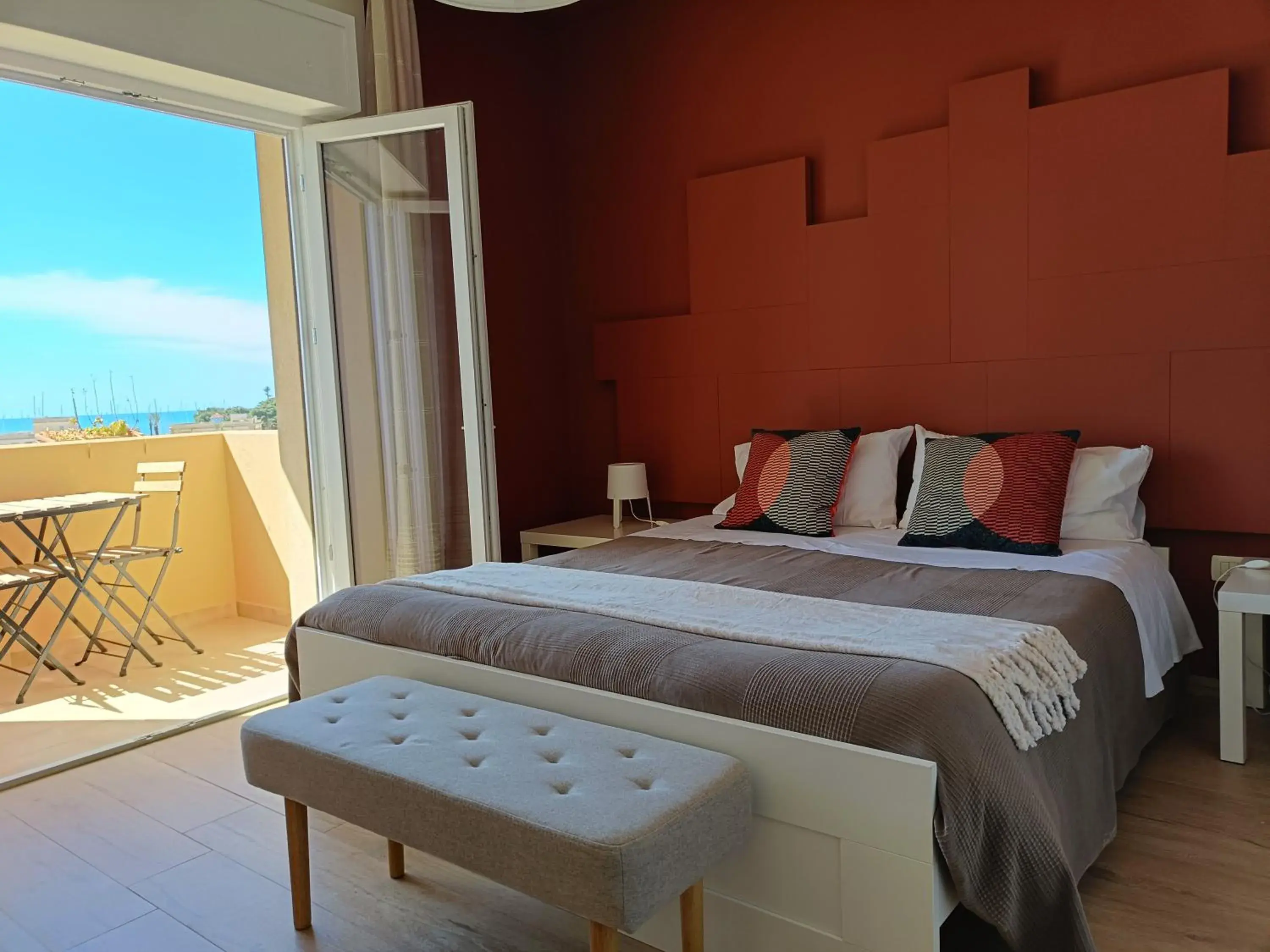 Double Room with Balcony in B&B Sbarco dei 1000 Double Room with Balcony in B&B Sbarco dei 1000