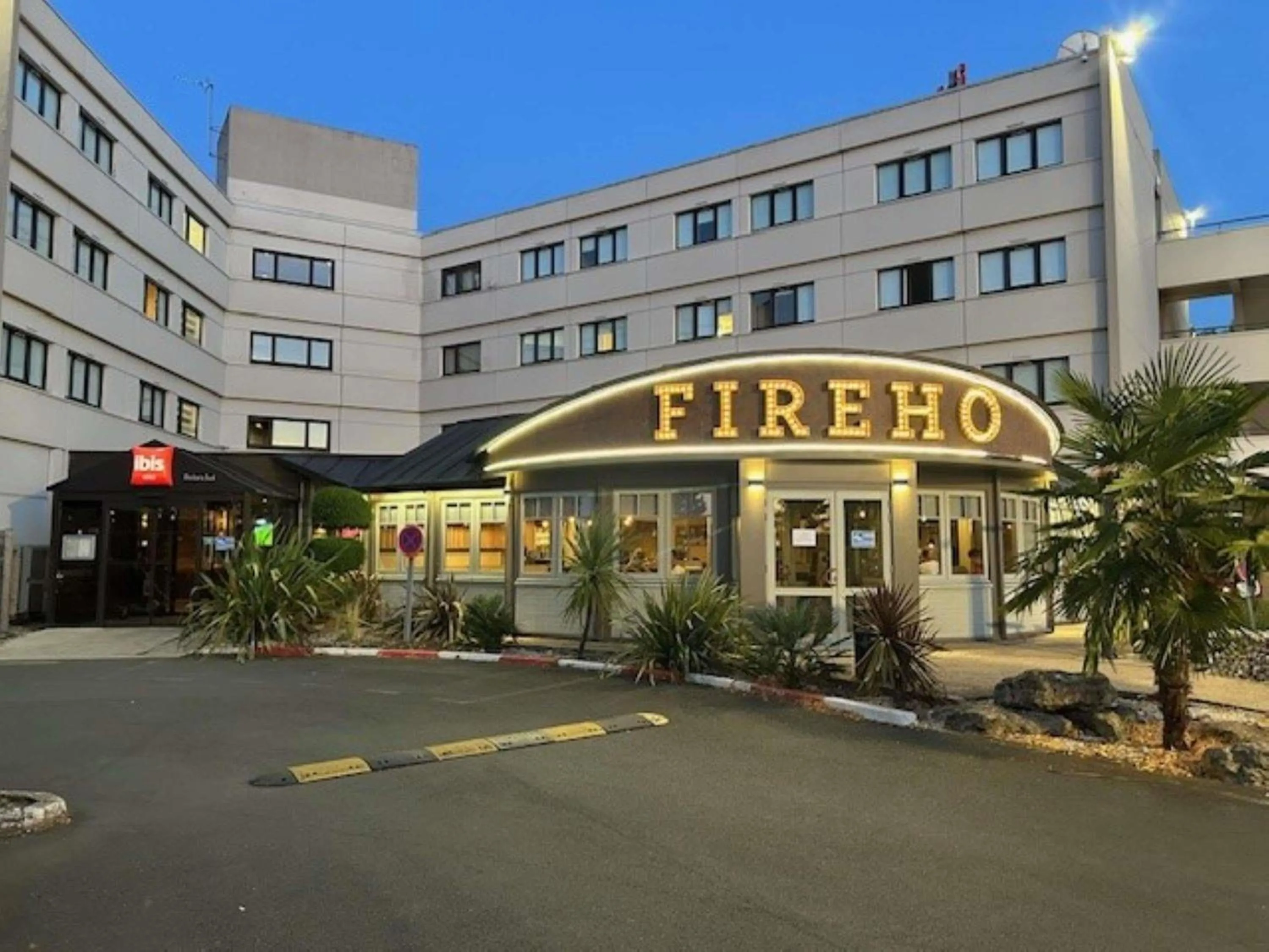 Restaurant/places to eat in ibis Poitiers Sud