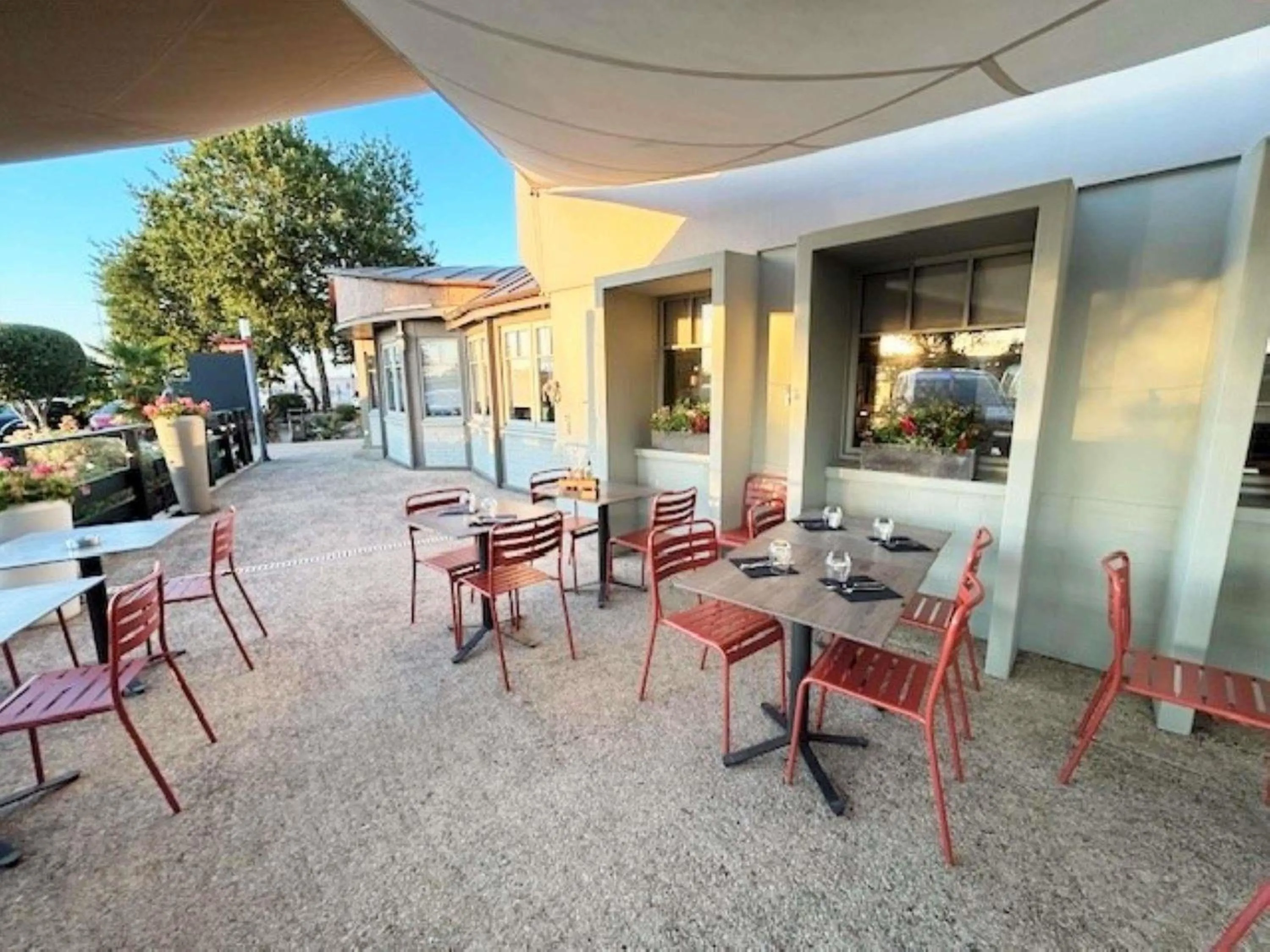 Restaurant/places to eat in ibis Poitiers Sud