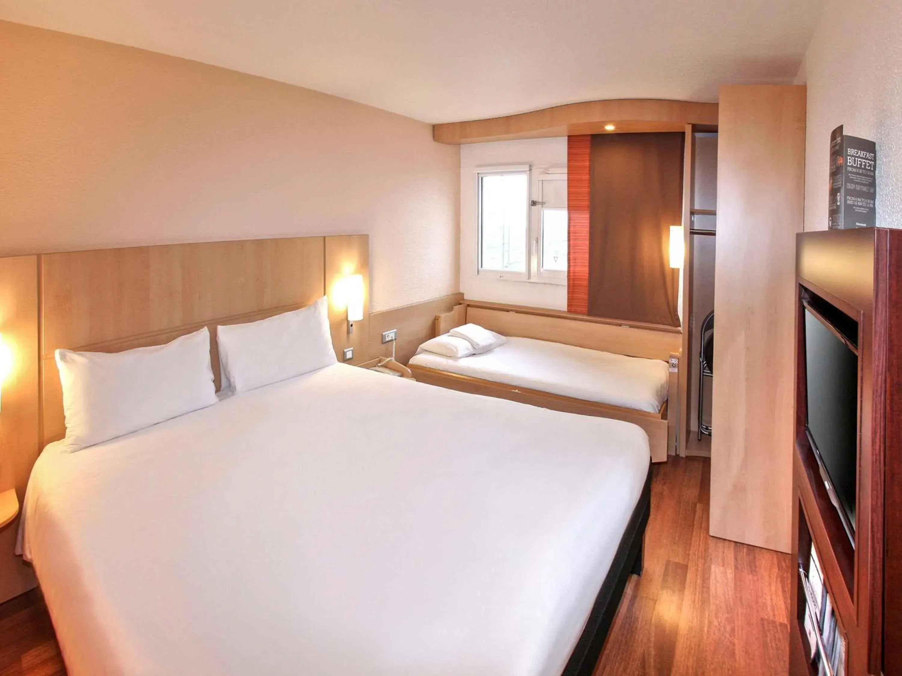 Bedroom, Bed in ibis Poitiers Sud Bedroom, Bed in ibis Poitiers Sud