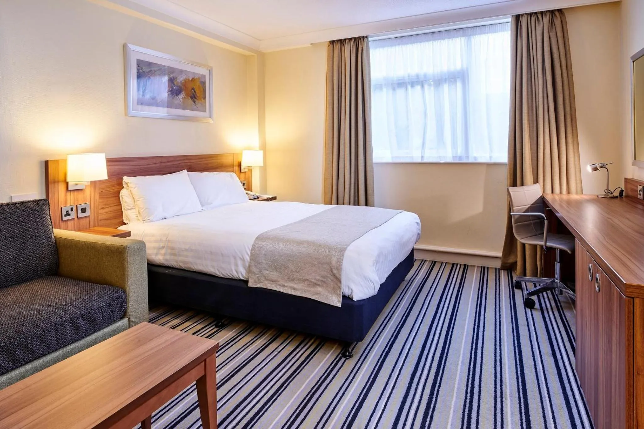 Photo of the whole room, Bed in Holiday Inn Swindon by IHG
