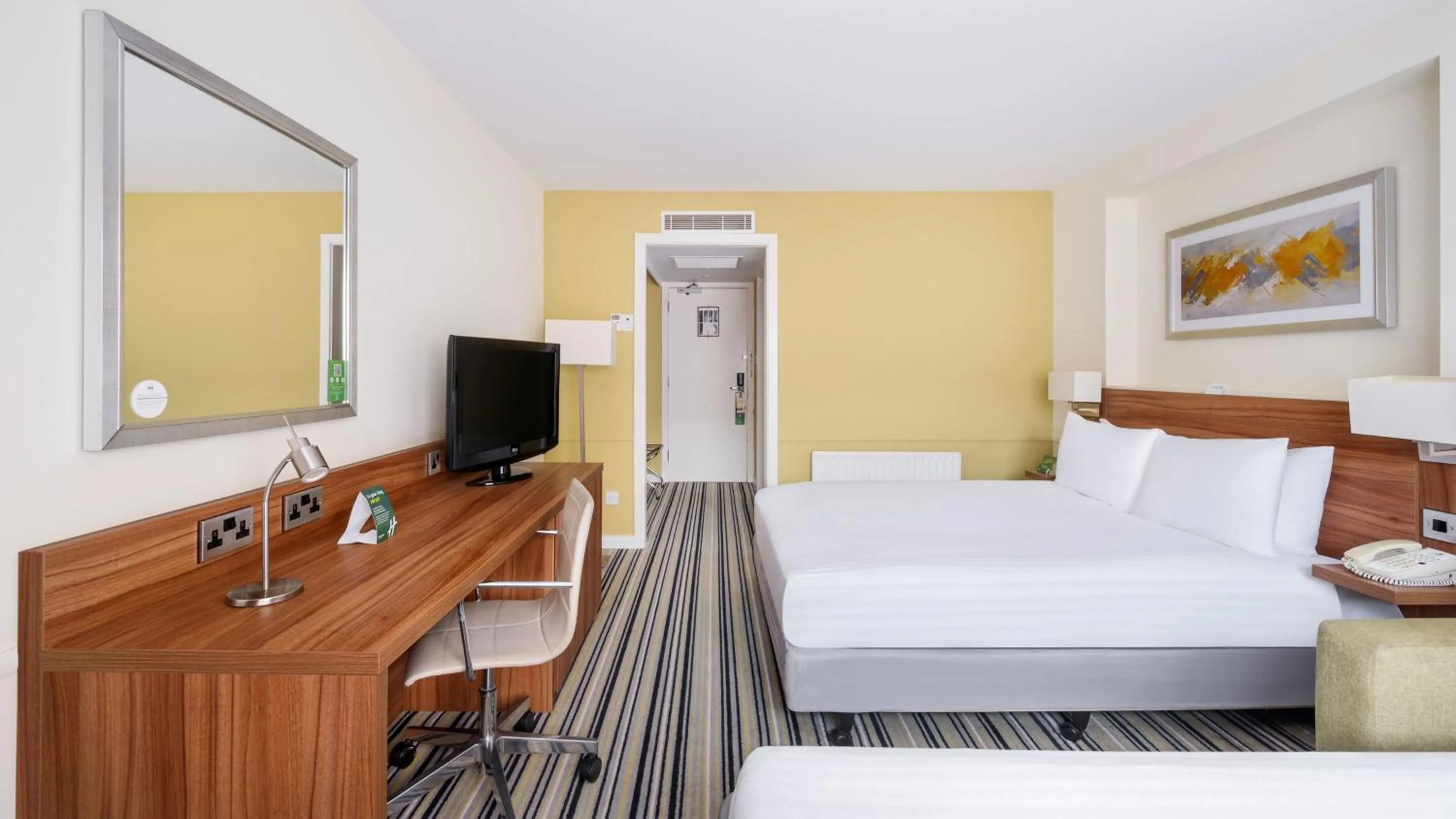 Photo of the whole room, Bed in Holiday Inn Swindon by IHG