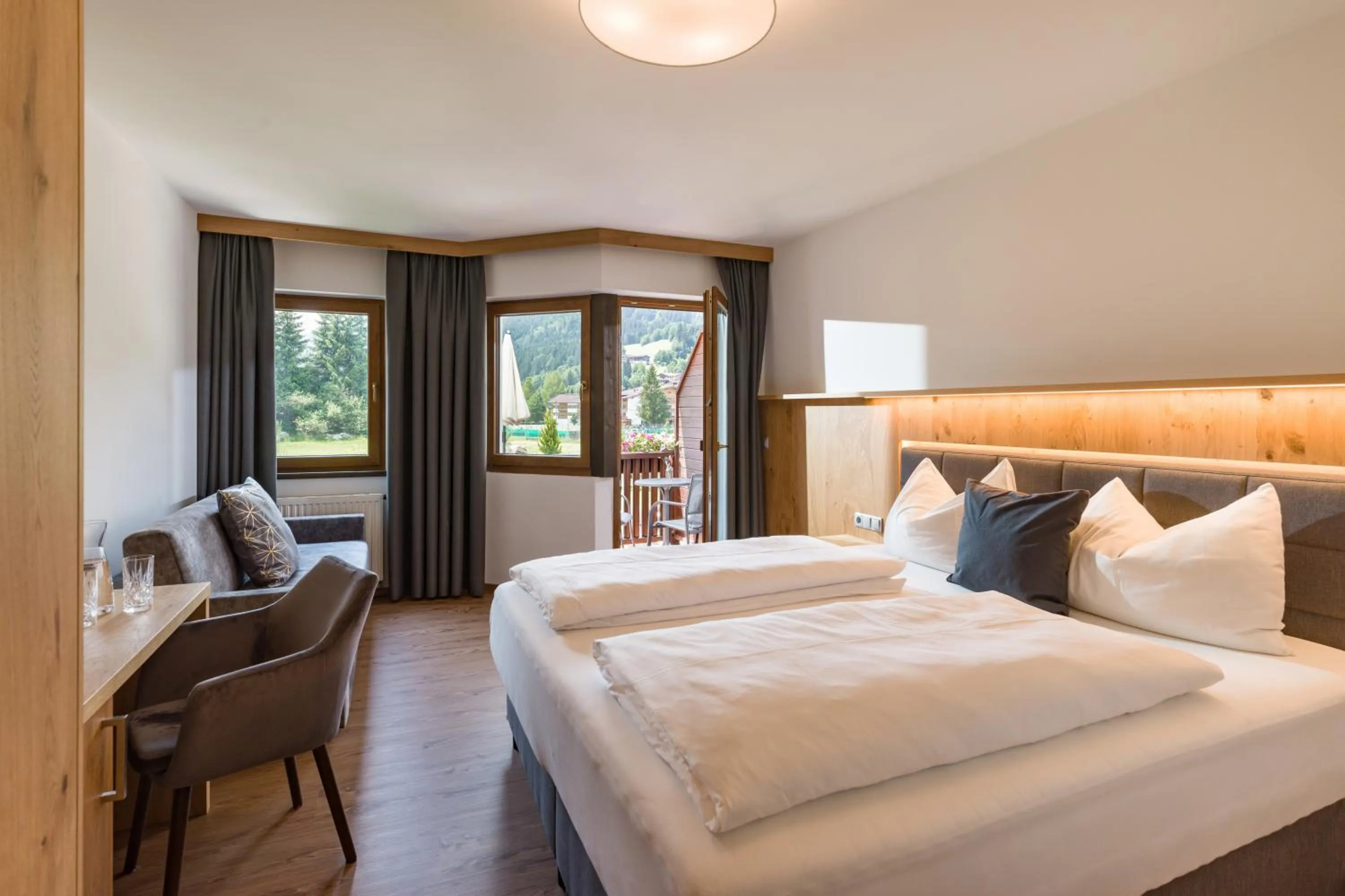 Photo of the whole room, Bed in Hotel Kroneck