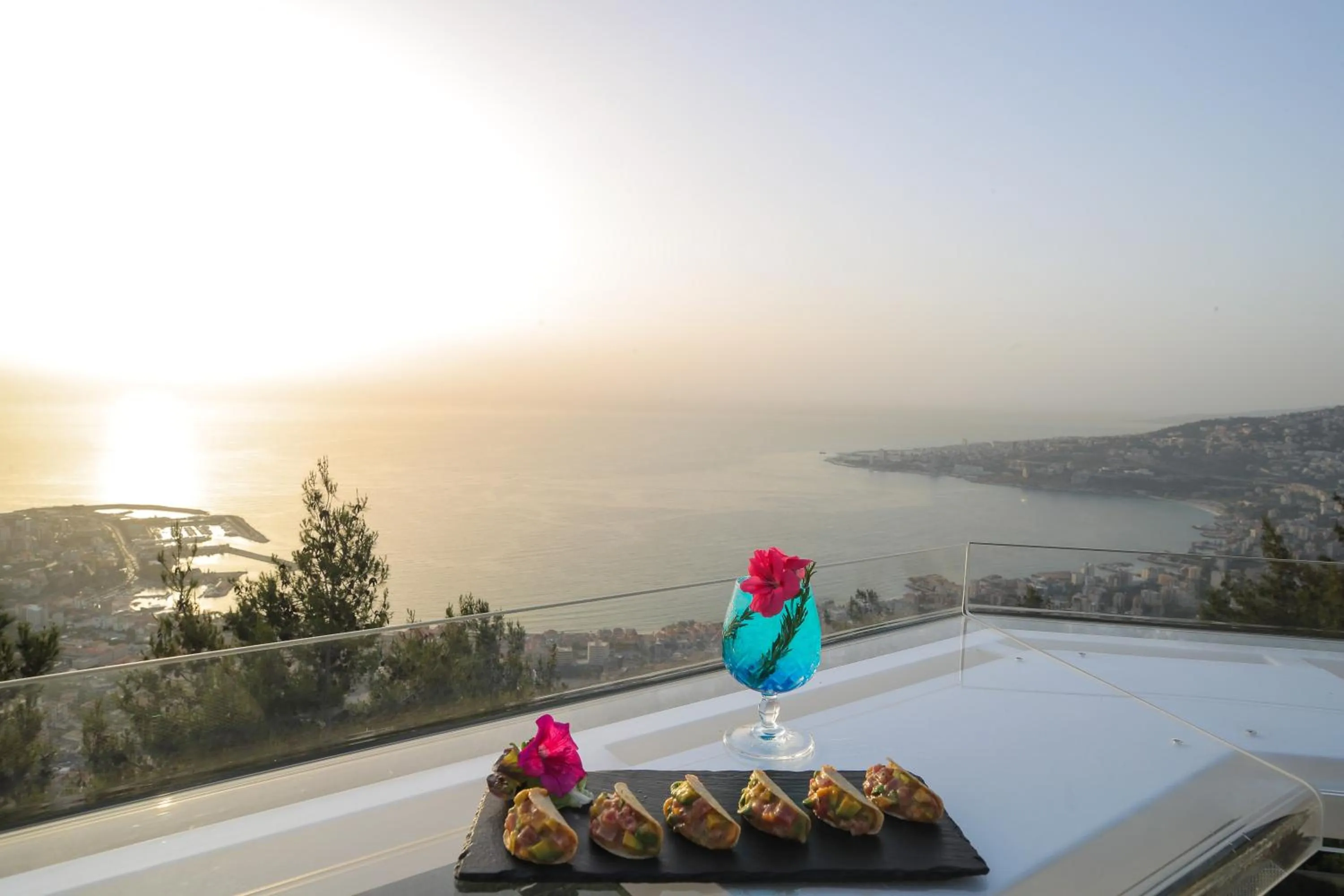 Restaurant/places to eat in Bay Lodge Boutique Hotel