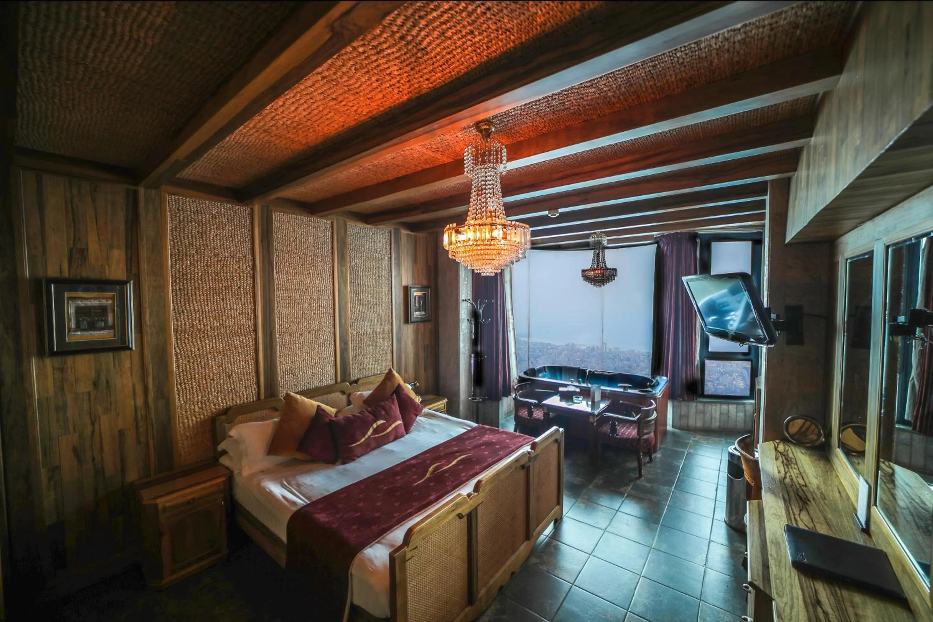 Hot Tub, Bed in Bay Lodge Boutique Hotel