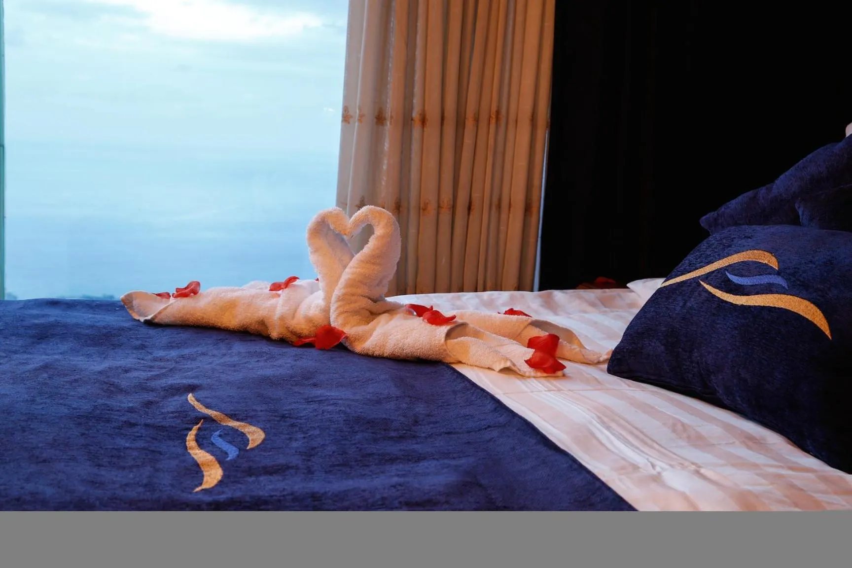 Decorative detail, Bed in Bay Lodge Boutique Hotel