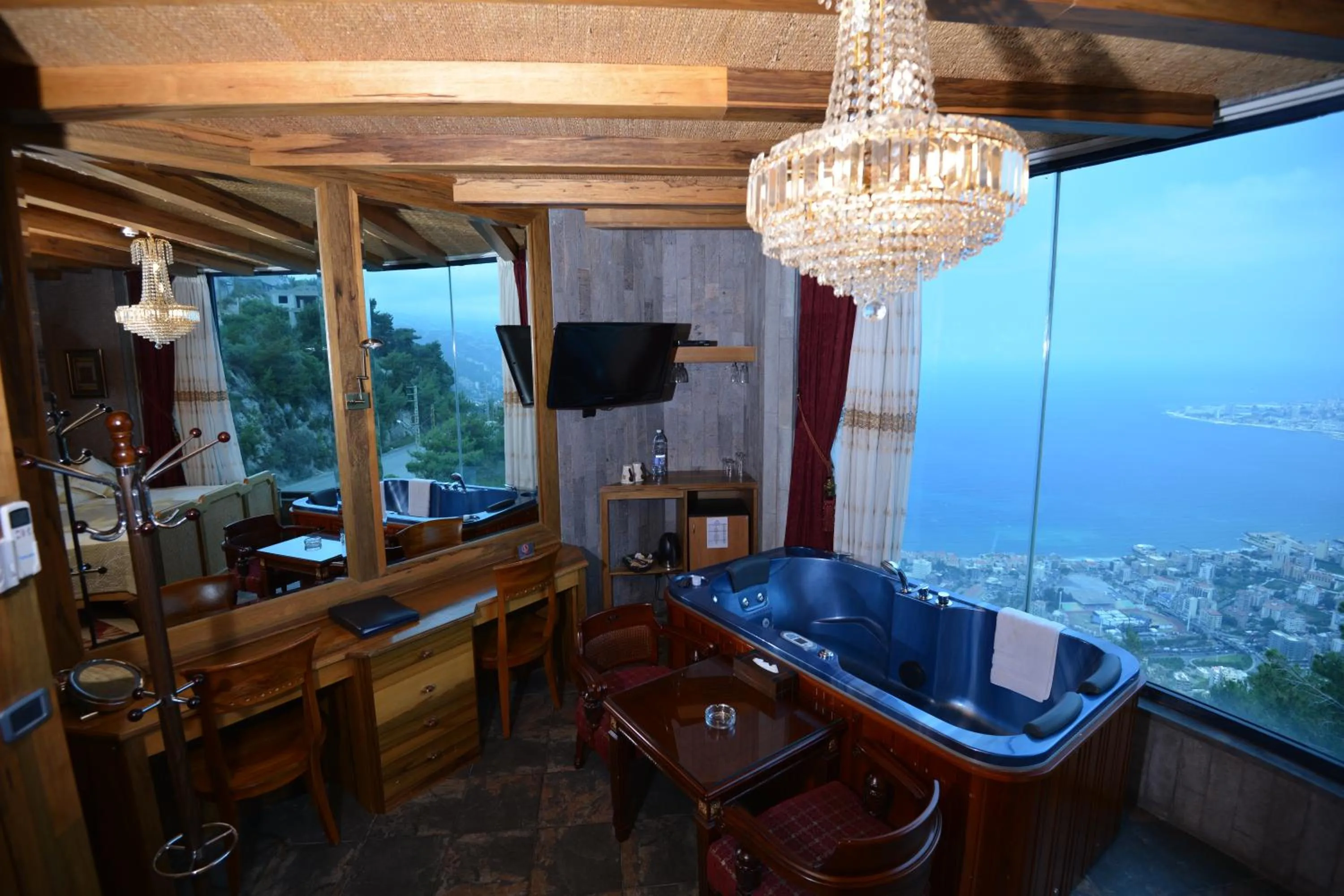 Hot Tub in Bay Lodge Boutique Hotel