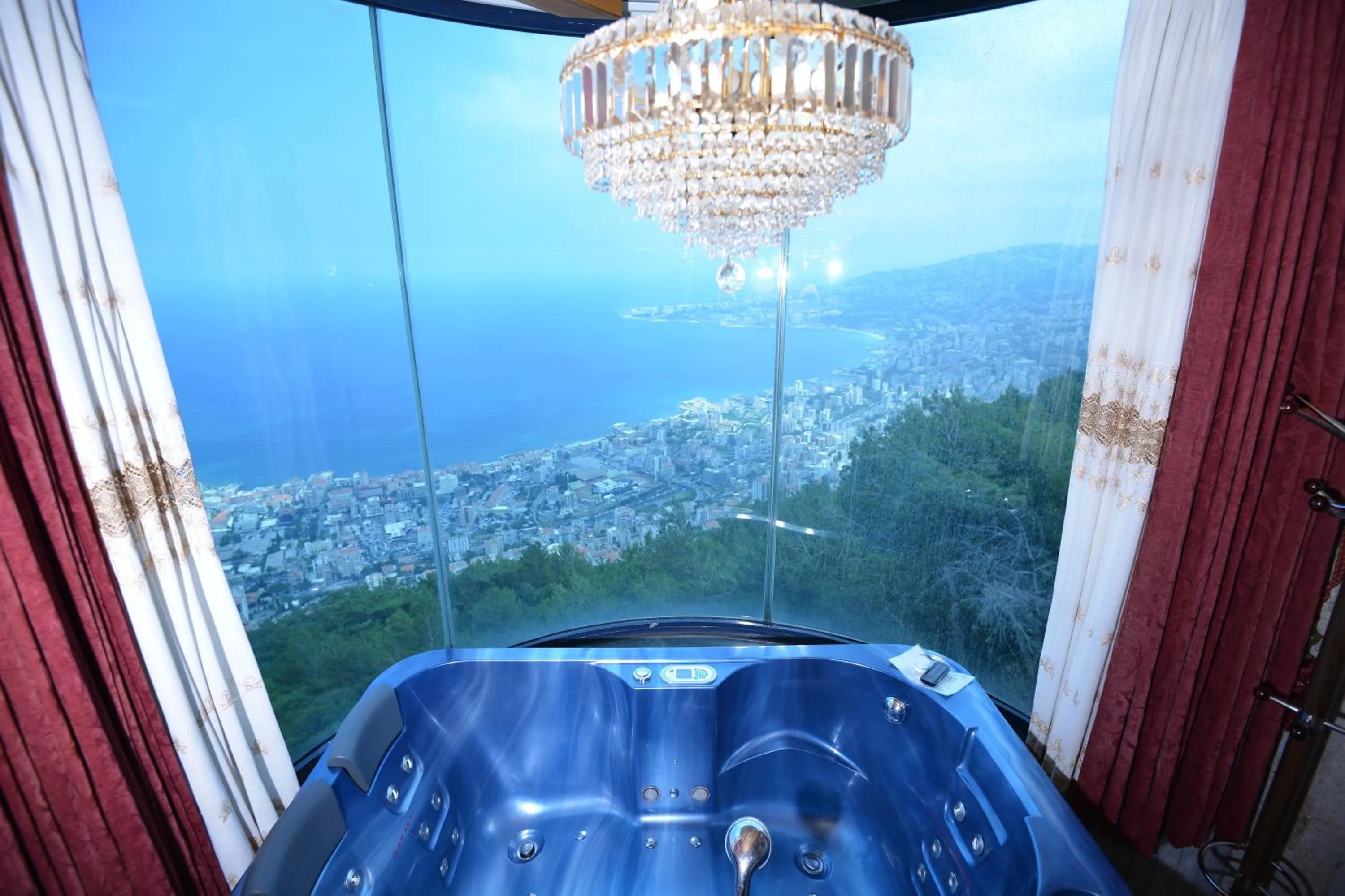 Hot Tub in Bay Lodge Boutique Hotel