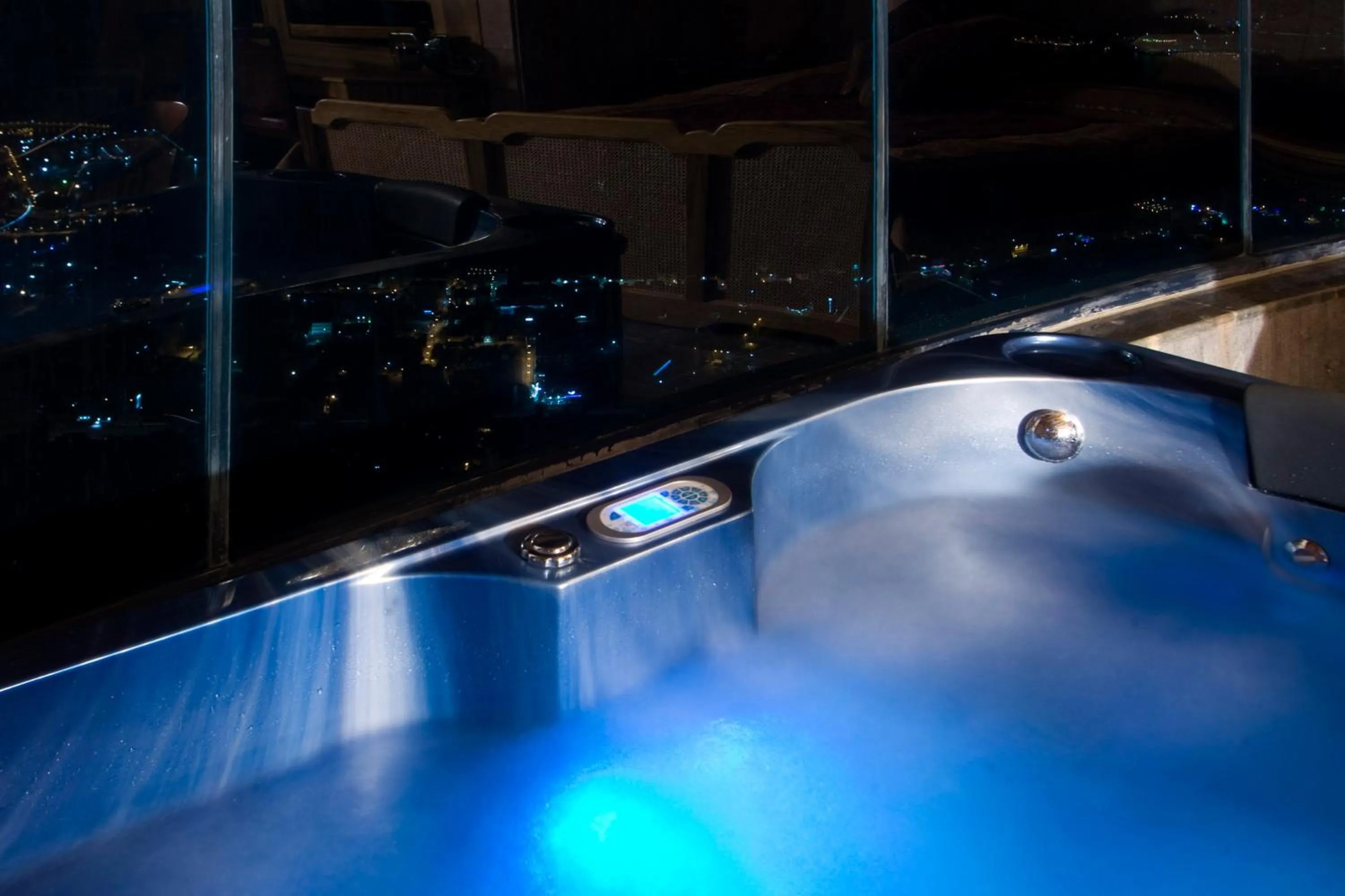 Hot Tub in Bay Lodge Boutique Hotel