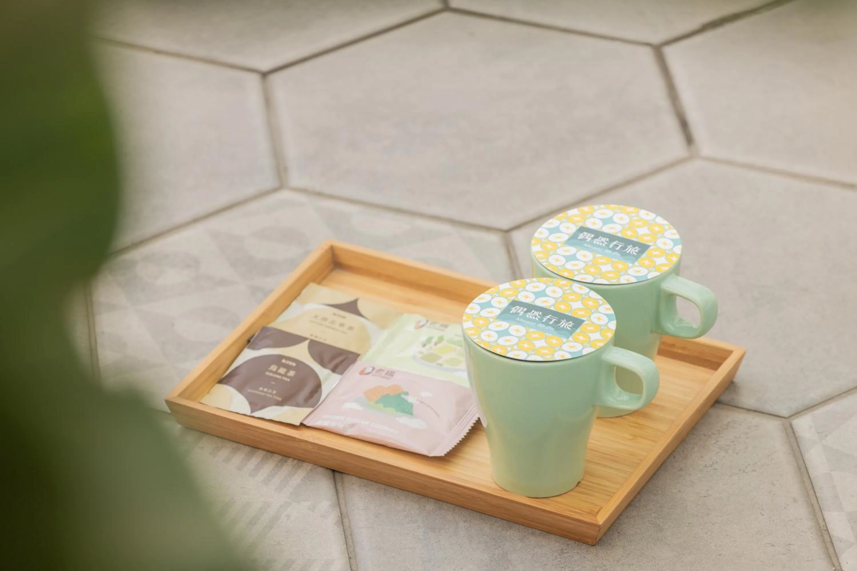 Food and drinks in Meant To Be