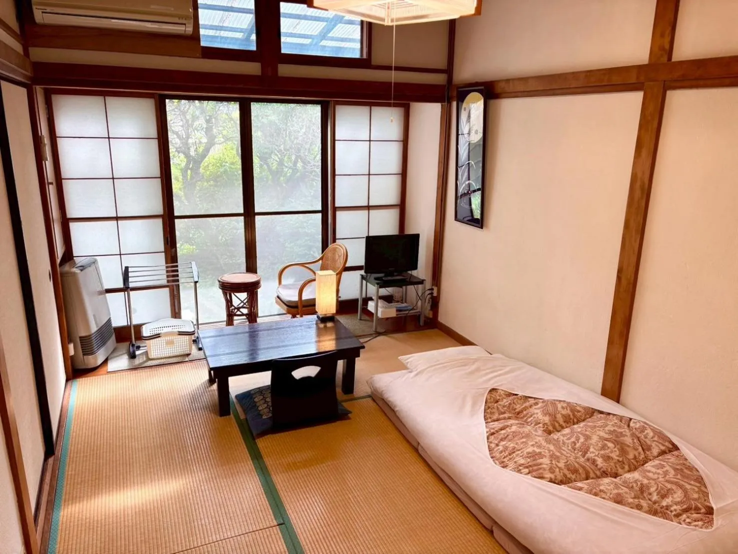 Photo of the whole room, Bed in Fuji-Hakone Guest House