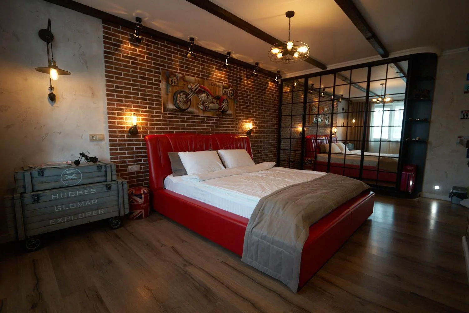 Living room, Bed in Garage