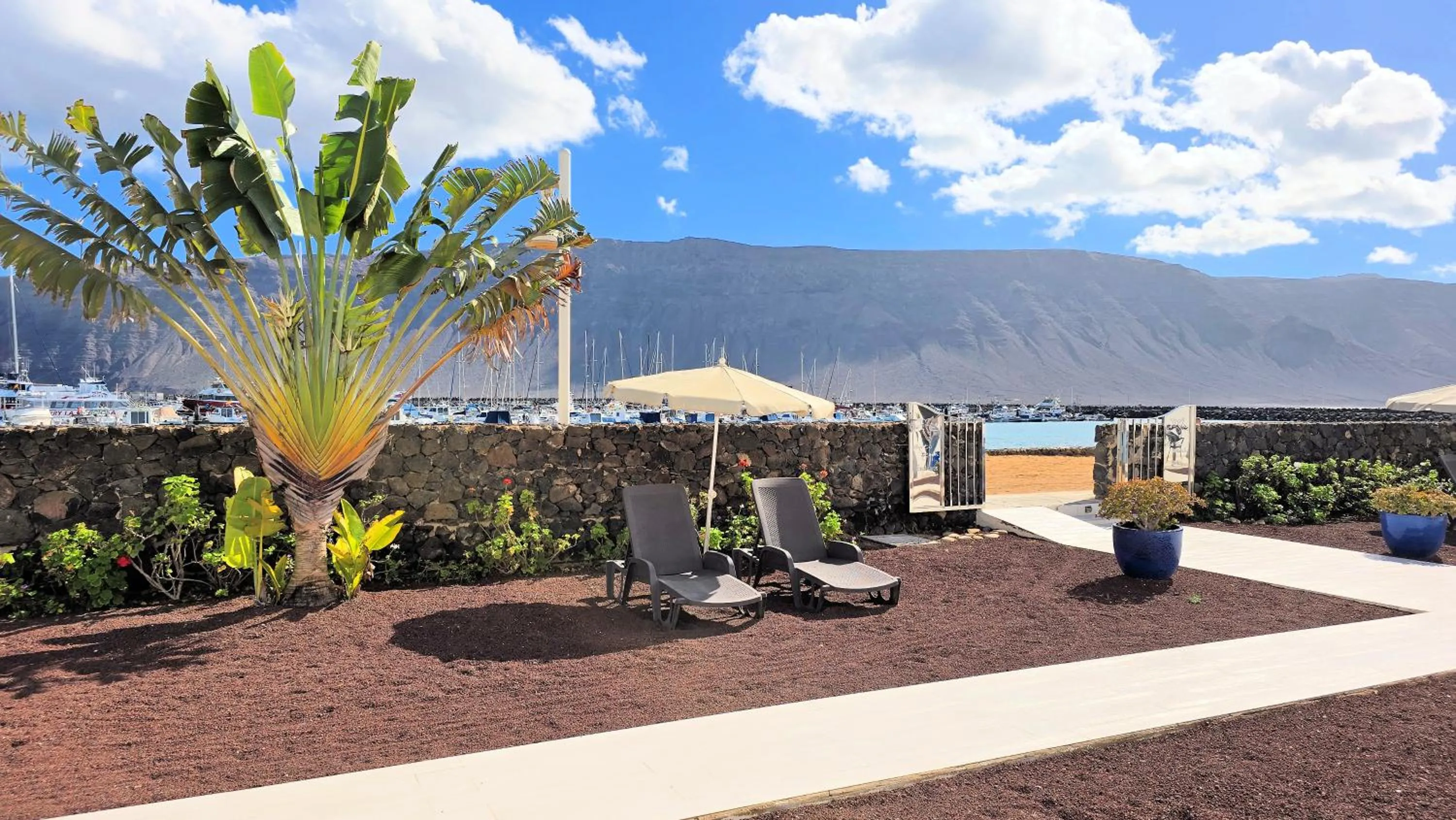 Evita Beach Suites Exclusivas