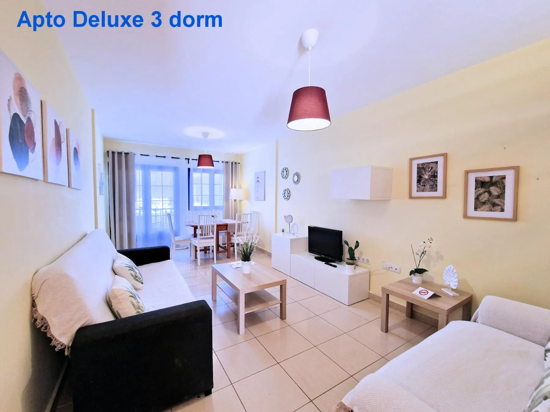 Bed in Evita Beach Suites Exclusivas
