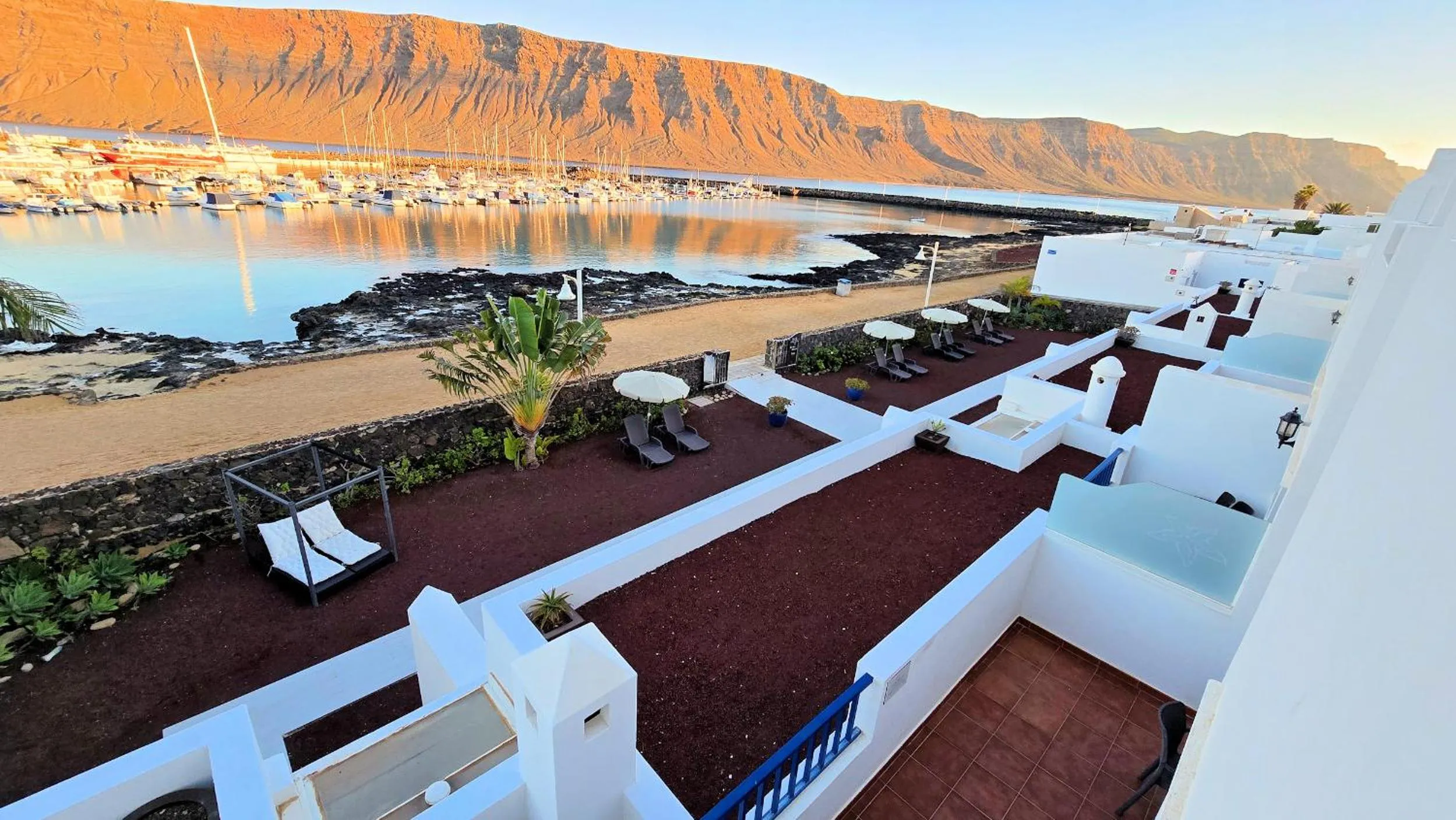 Evita Beach Suites Exclusivas