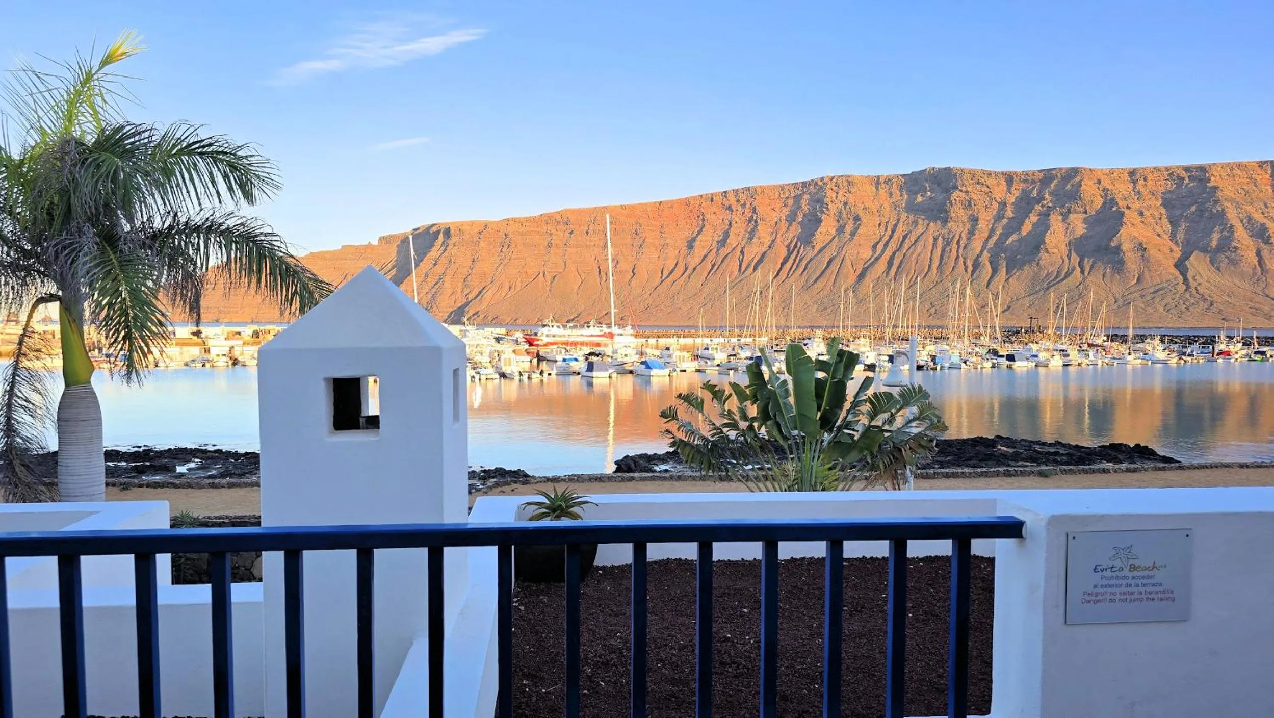 Evita Beach Suites Exclusivas