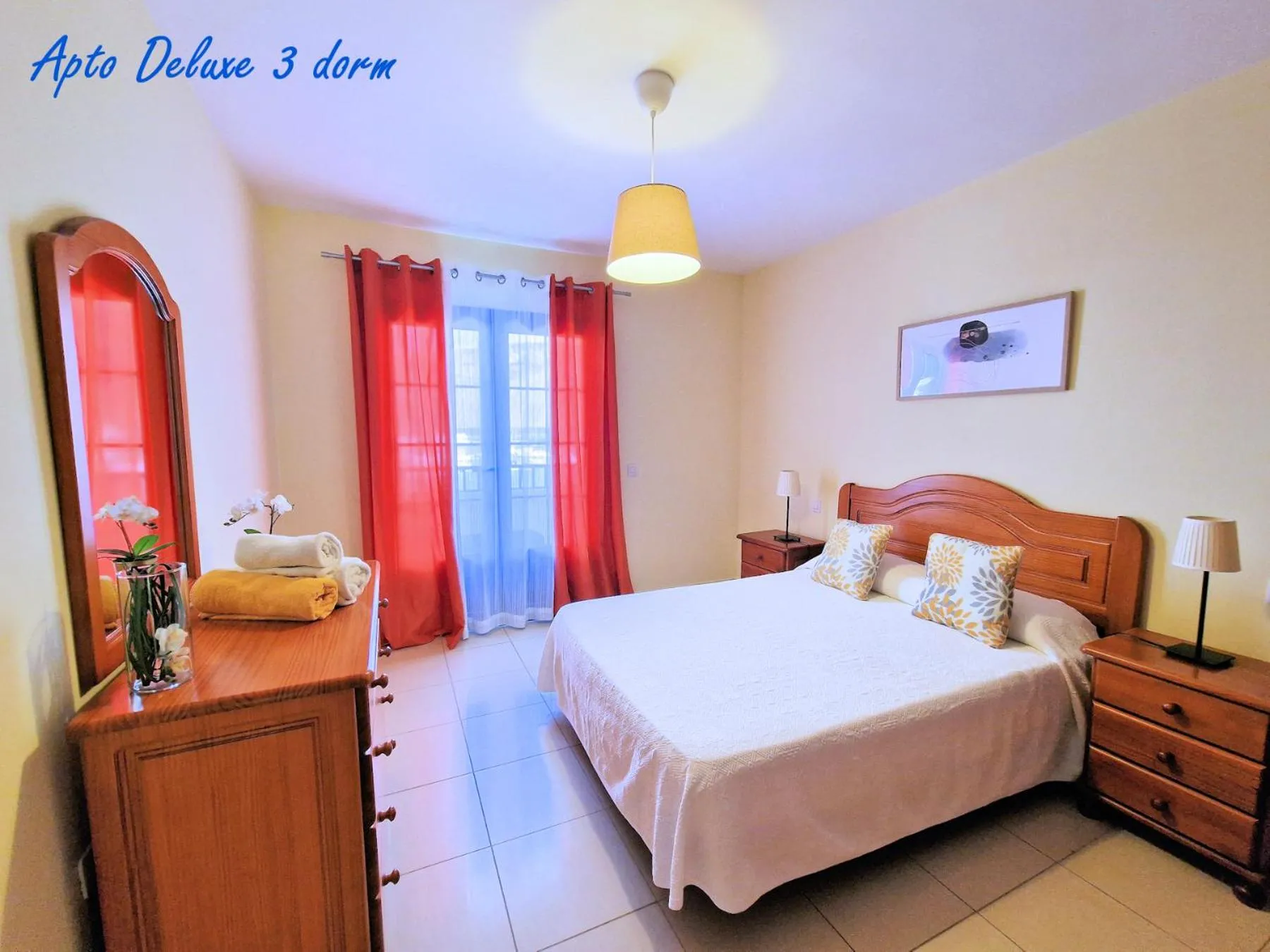 Bed in Evita Beach Suites Exclusivas