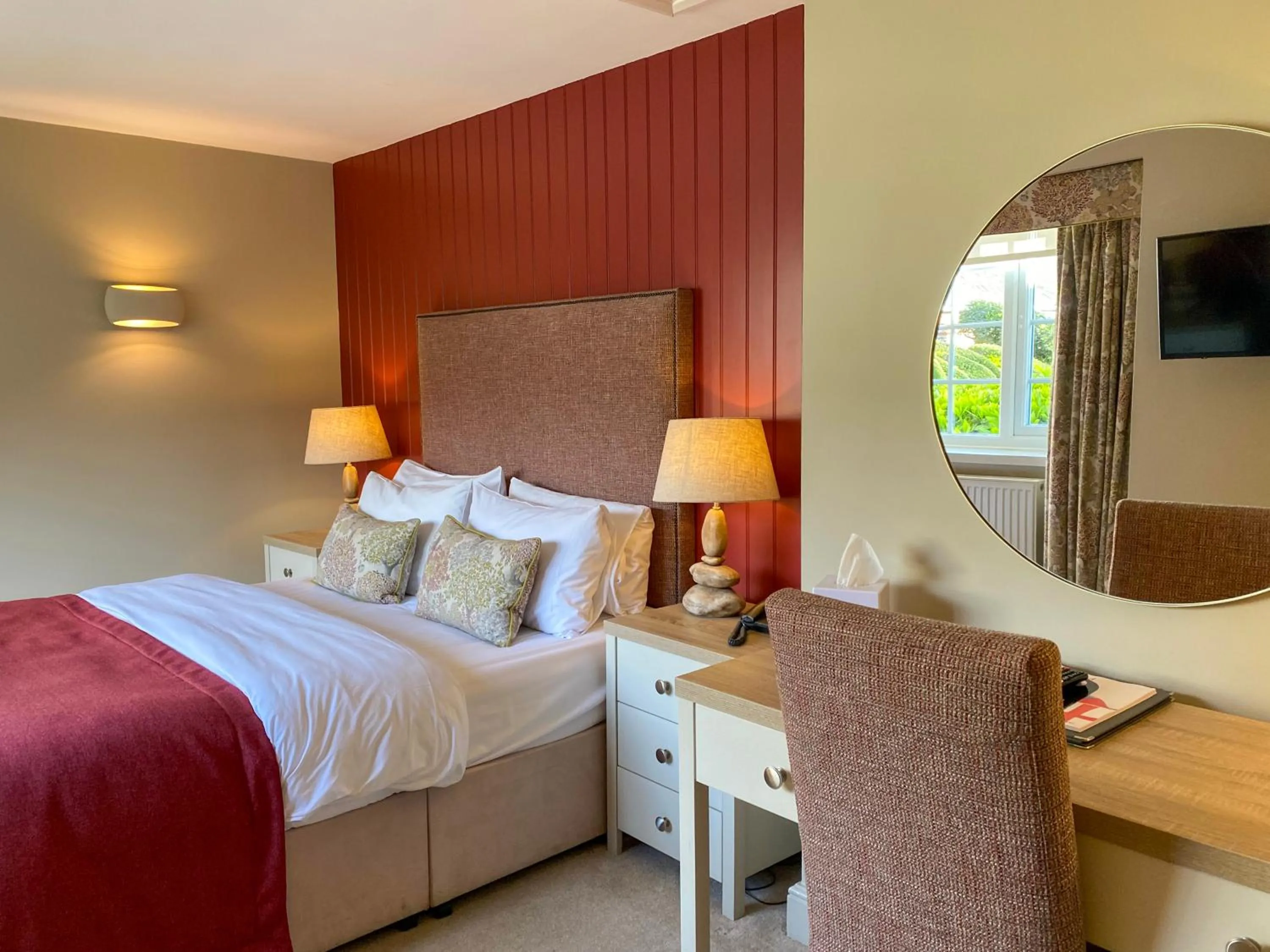 Bedroom, Bed in Caley Hall