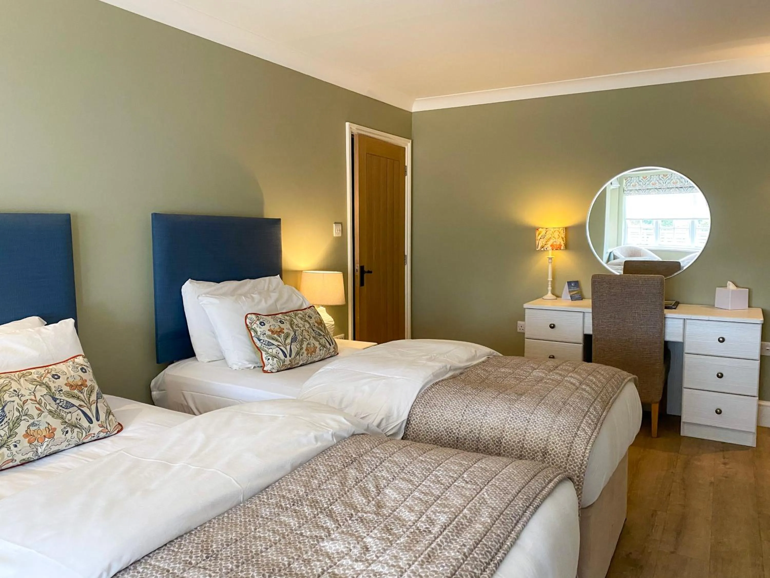 Bedroom, Bed in Caley Hall