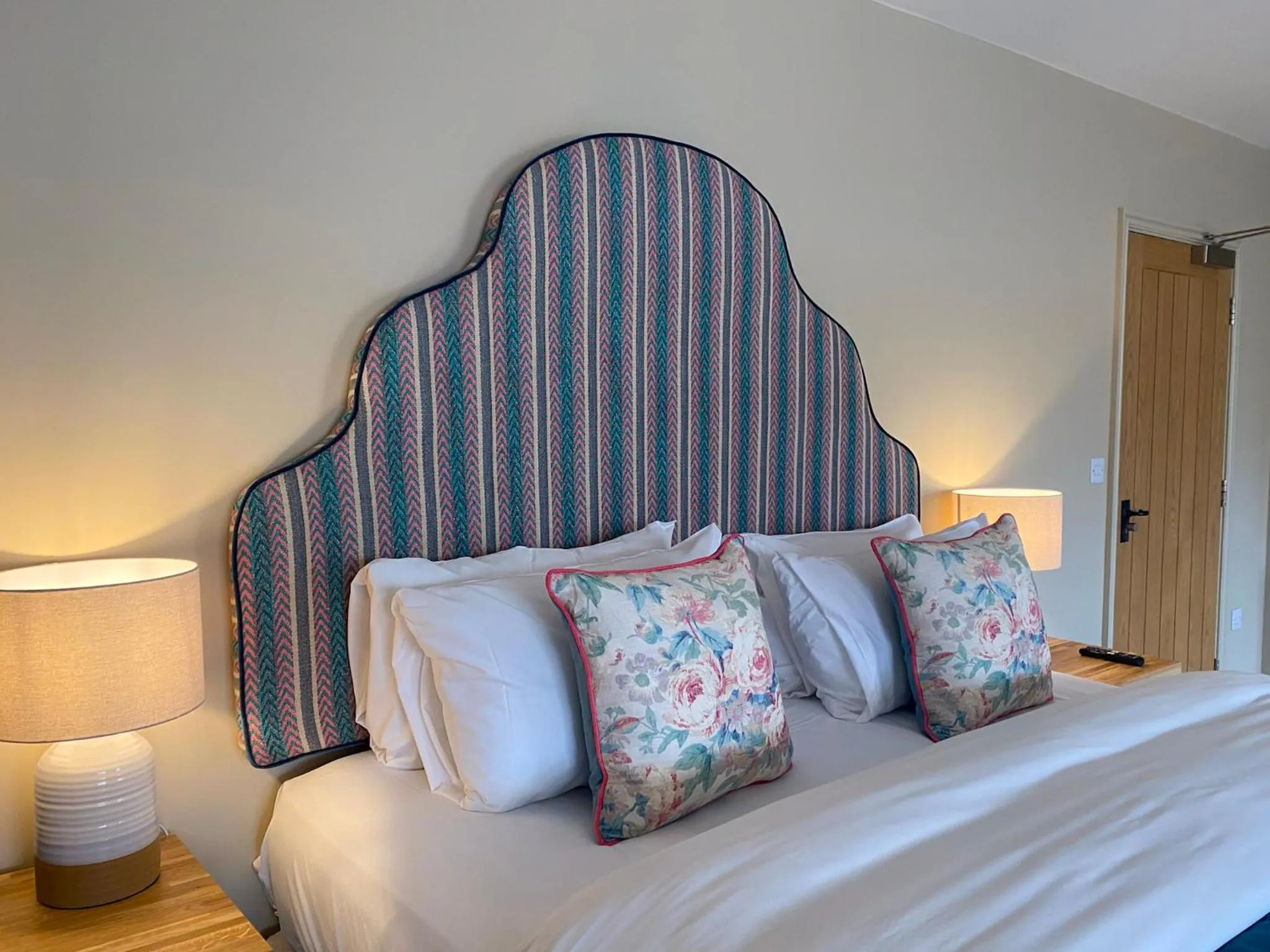 Bedroom, Bed in Caley Hall