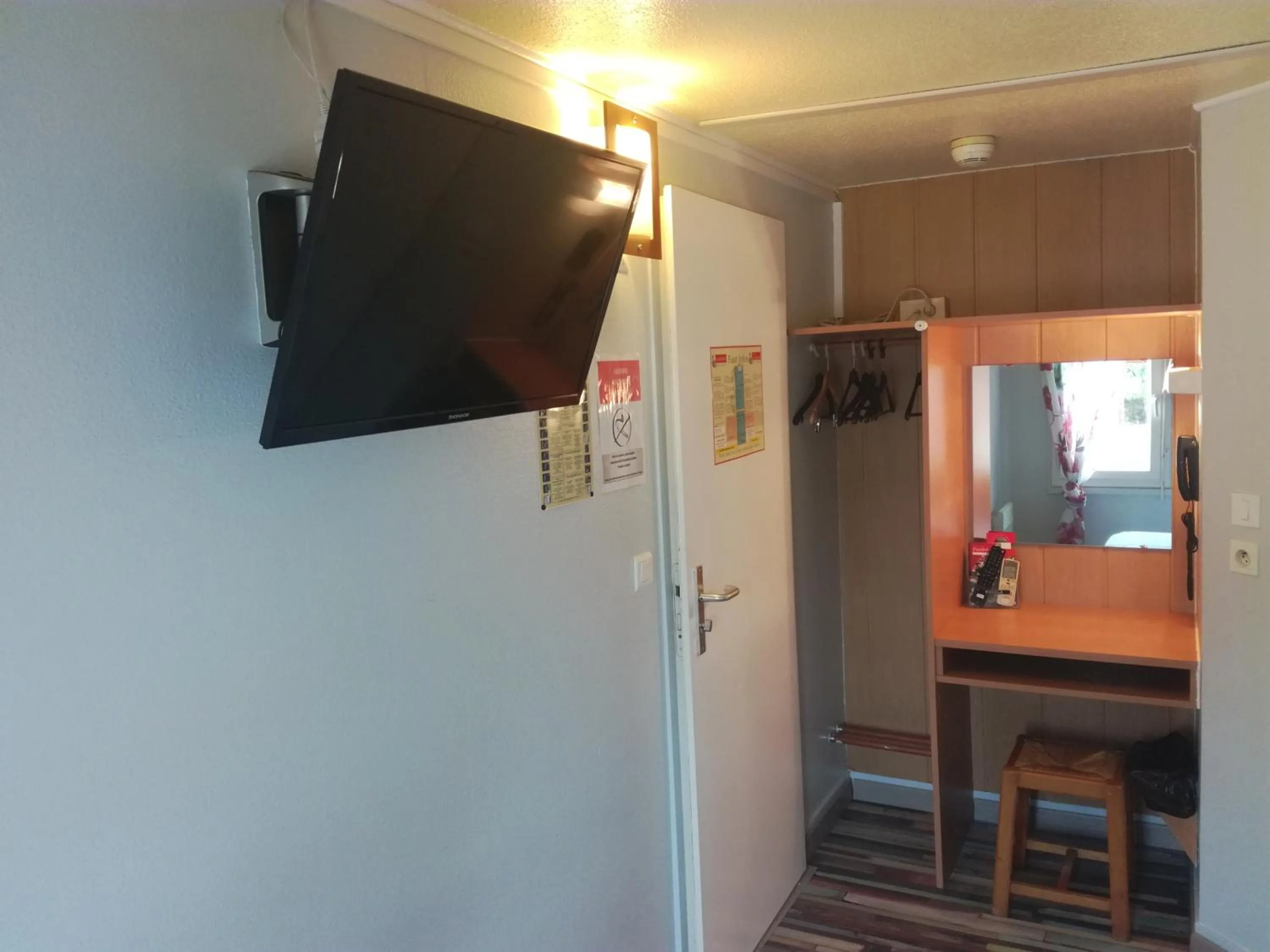 TV and multimedia in Fasthotel Montpellier Baillargues