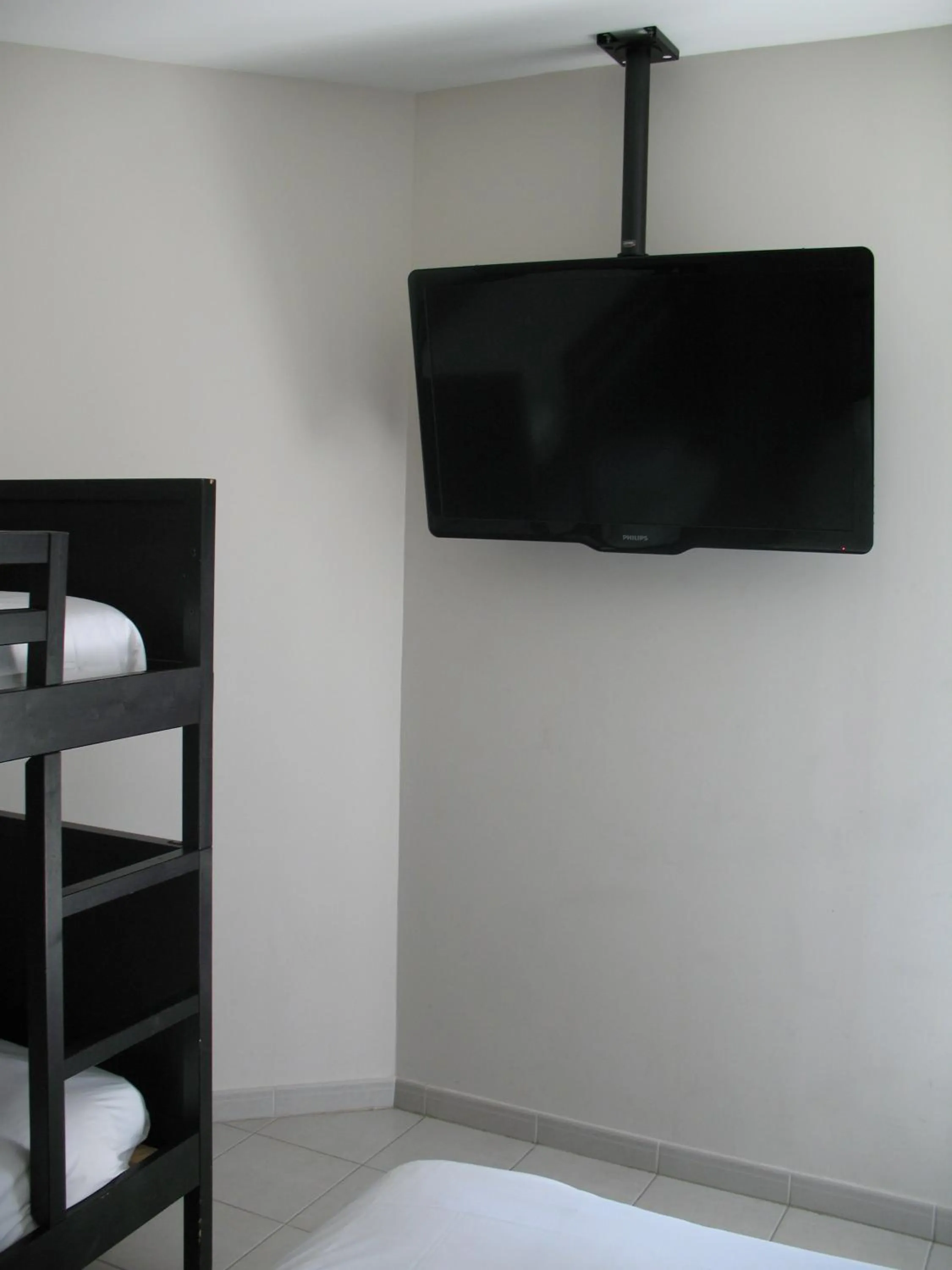 TV and multimedia in Fasthotel Montpellier Baillargues