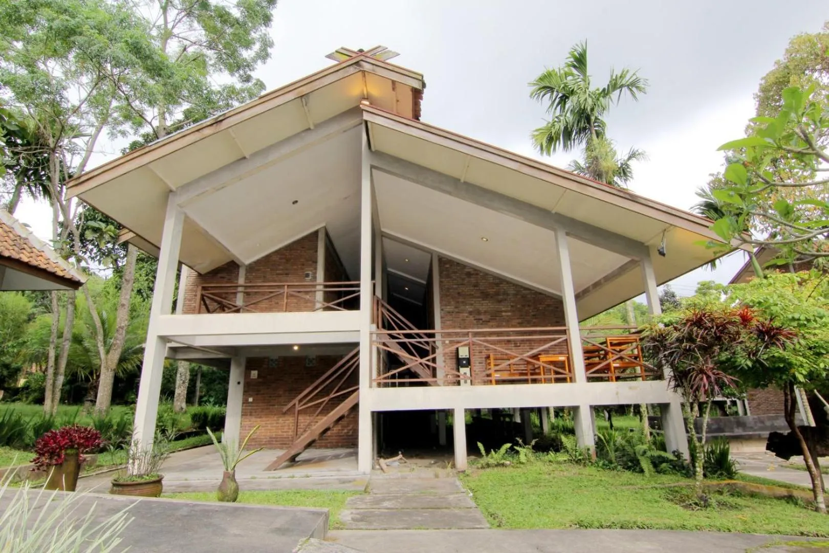 Property building in Disaster Oasis