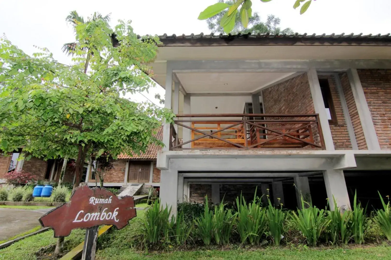 Property building in Disaster Oasis Property building in Disaster Oasis