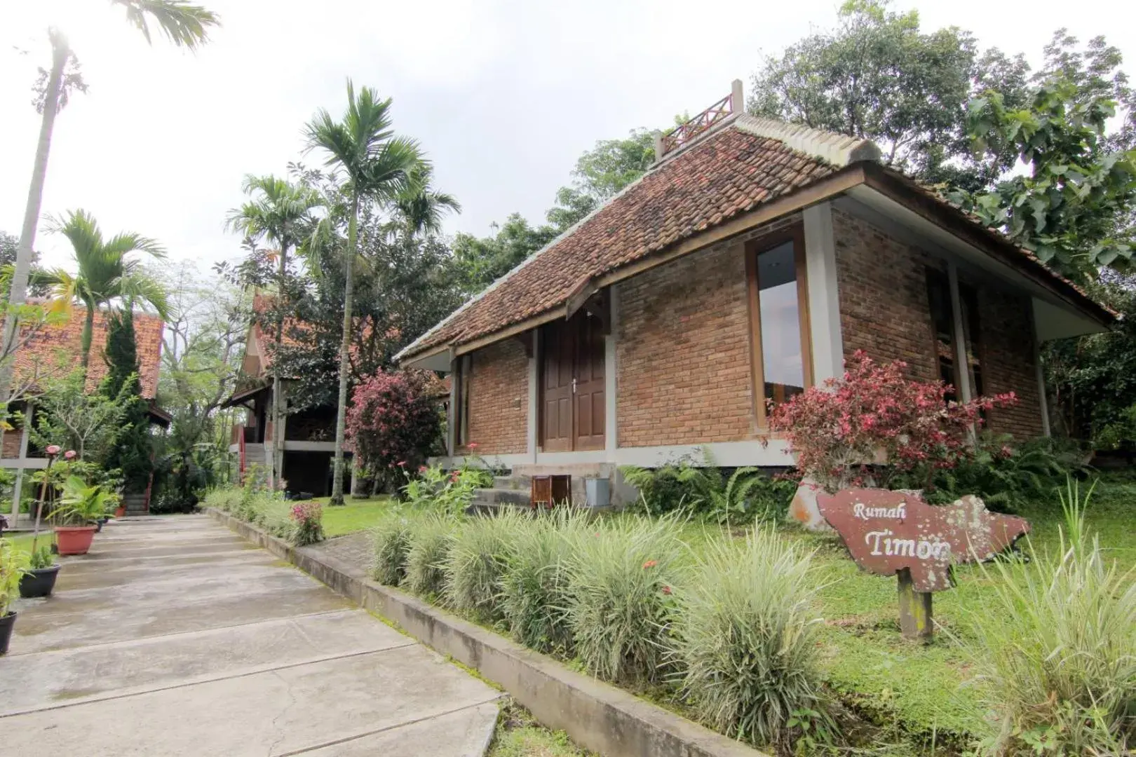 Property building in Disaster Oasis Property building in Disaster Oasis