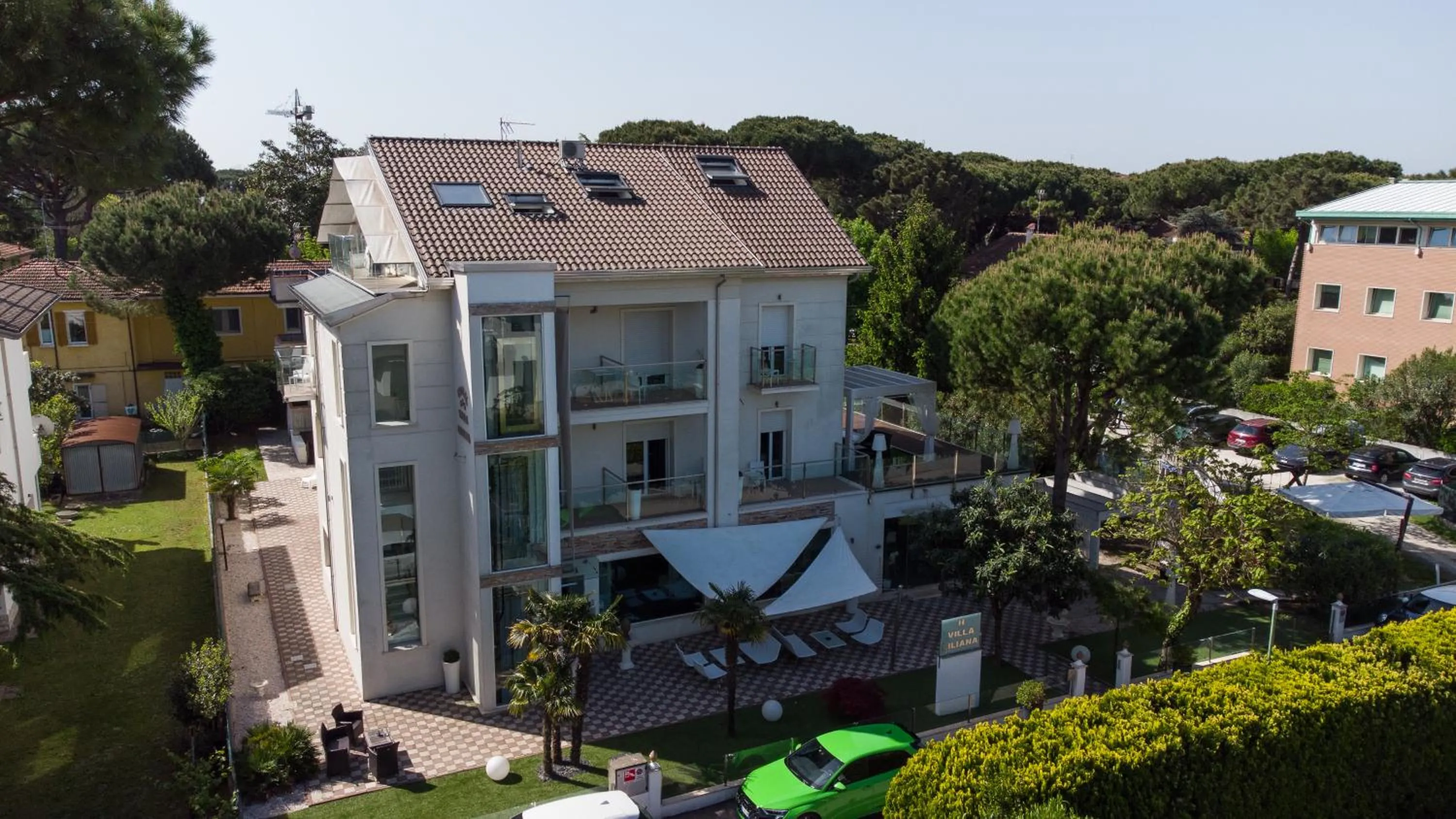 Property building in Villa Liliana