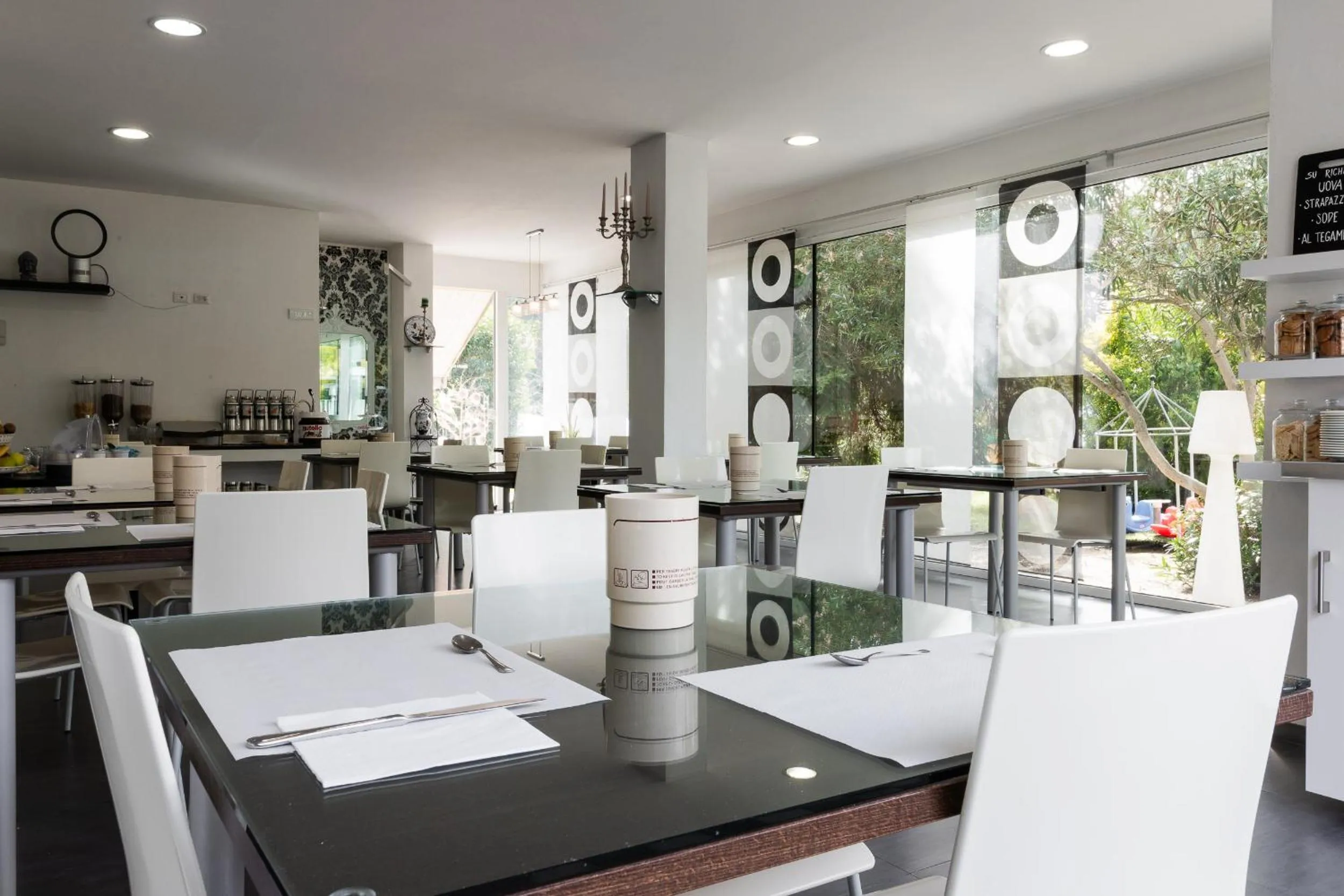 Restaurant/places to eat in Villa Liliana