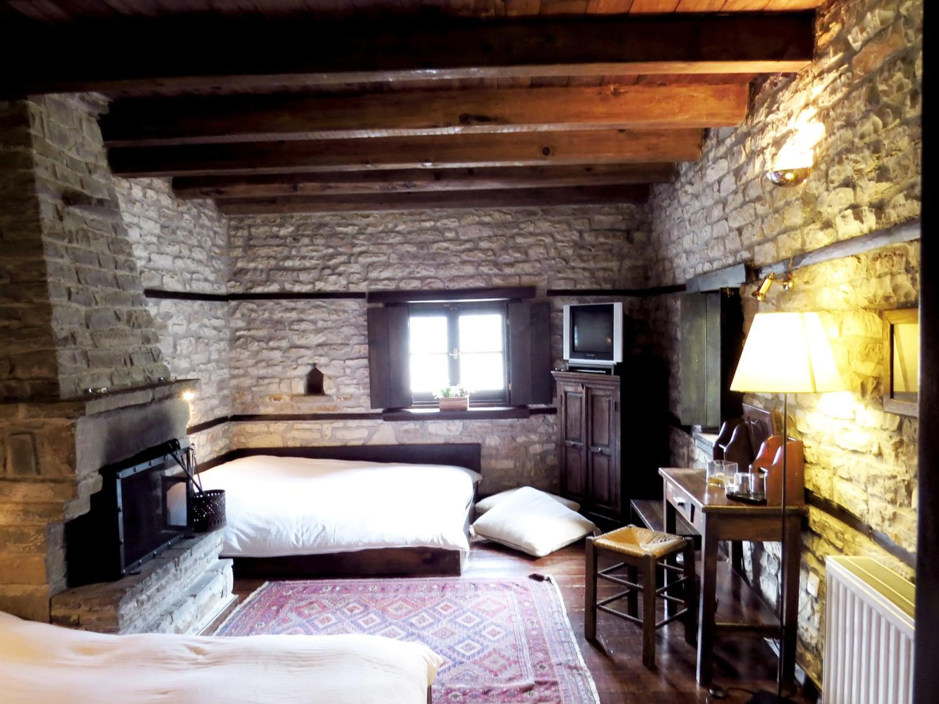 Day, Bed in Arhontiko Aristis