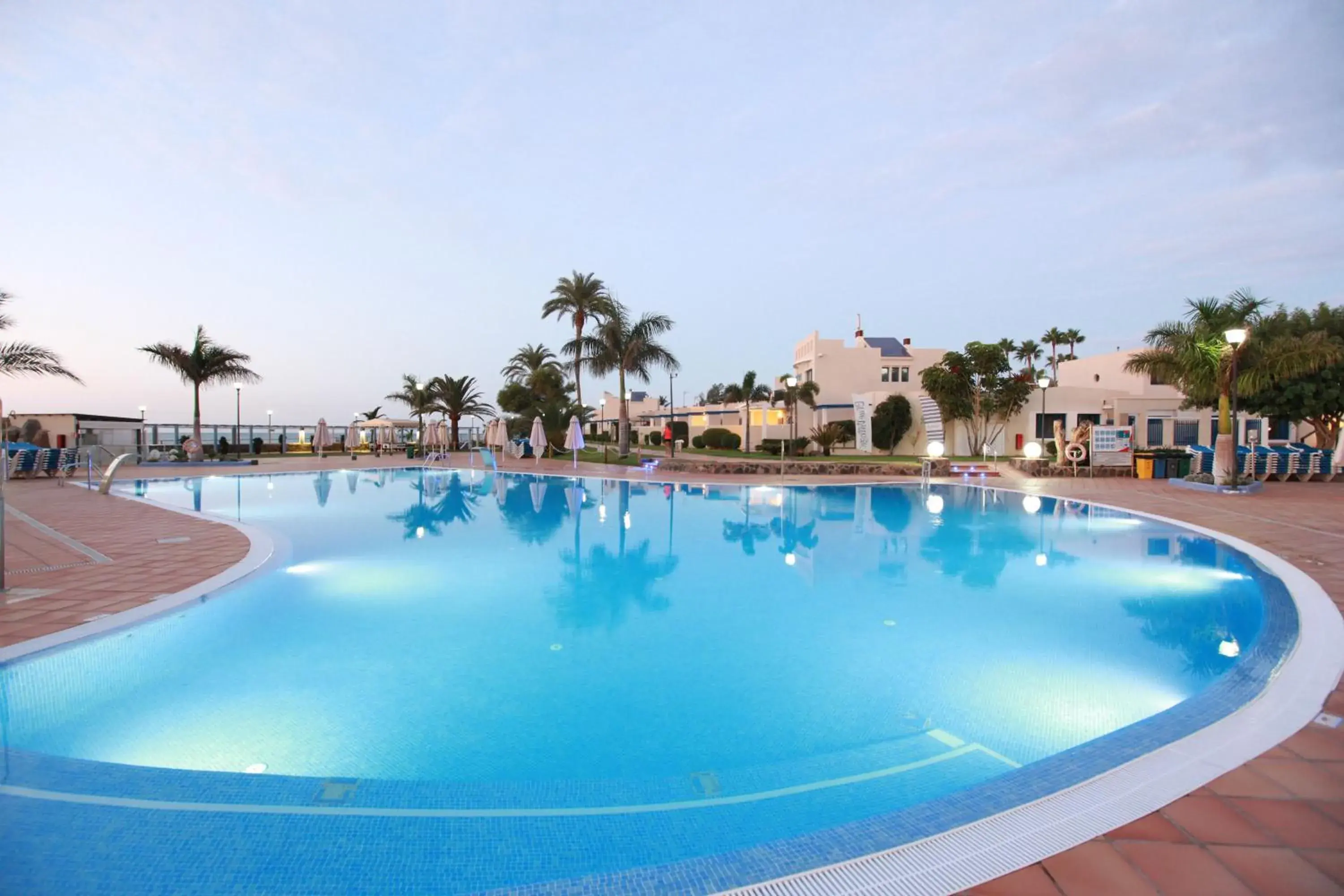 Swimming pool in Grupotel Playa Feliz Swimming pool in Grupotel Playa Feliz